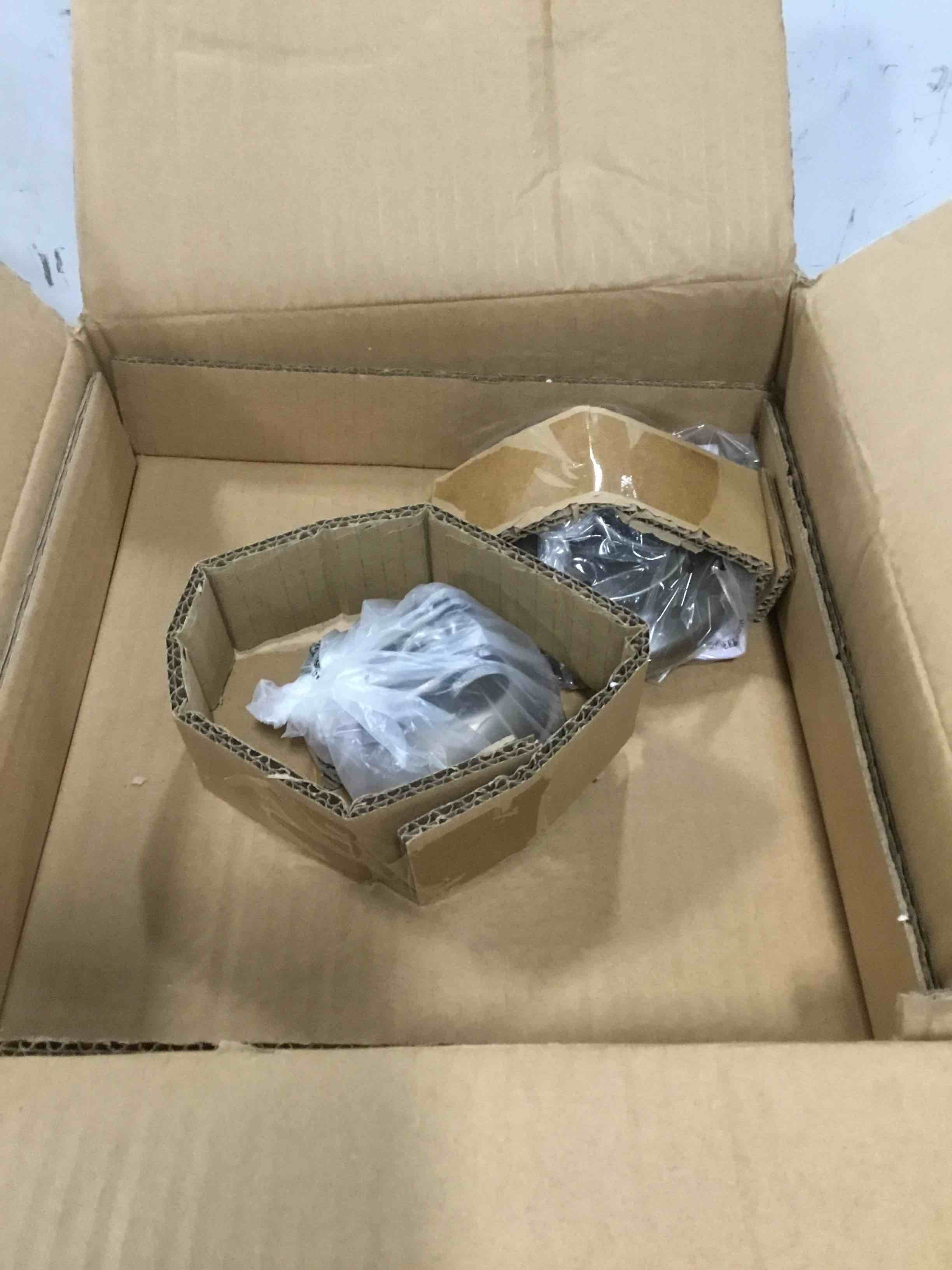 https://s3.amazonaws.com/lotting-images-prod/bidfta/RED6324552_1712418936912.jpeg