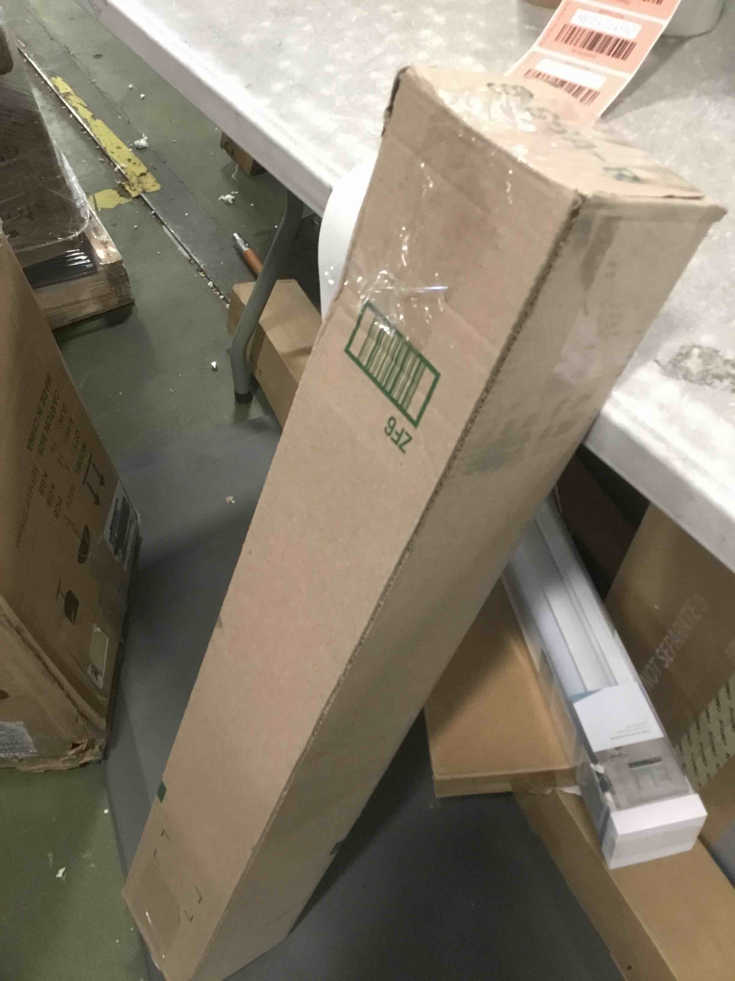 https://s3.amazonaws.com/lotting-images-prod/bidfta/RED6324589_1712425612779.jpeg