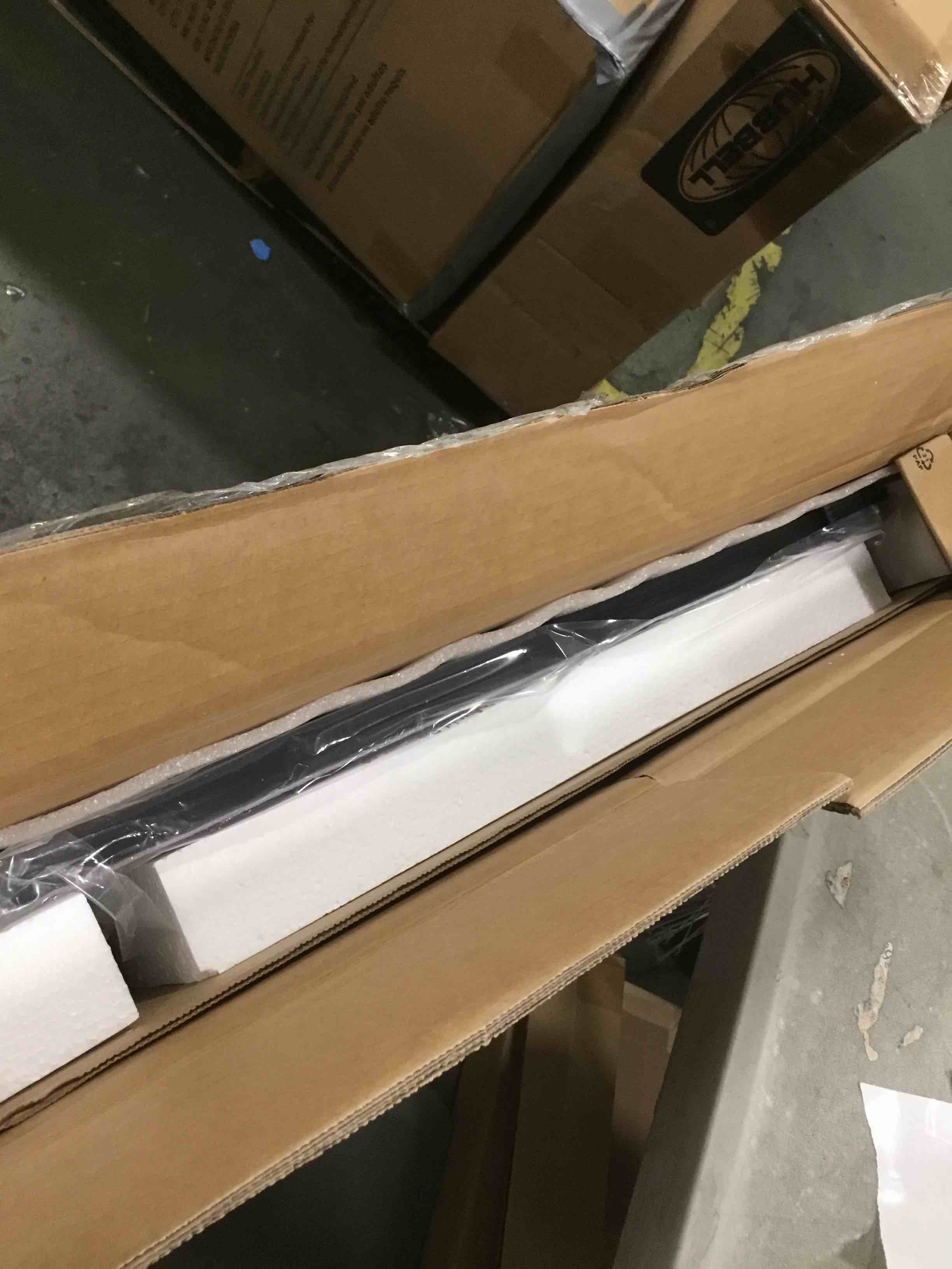 https://s3.amazonaws.com/lotting-images-prod/bidfta/RED6324907_1712664218201.jpeg
