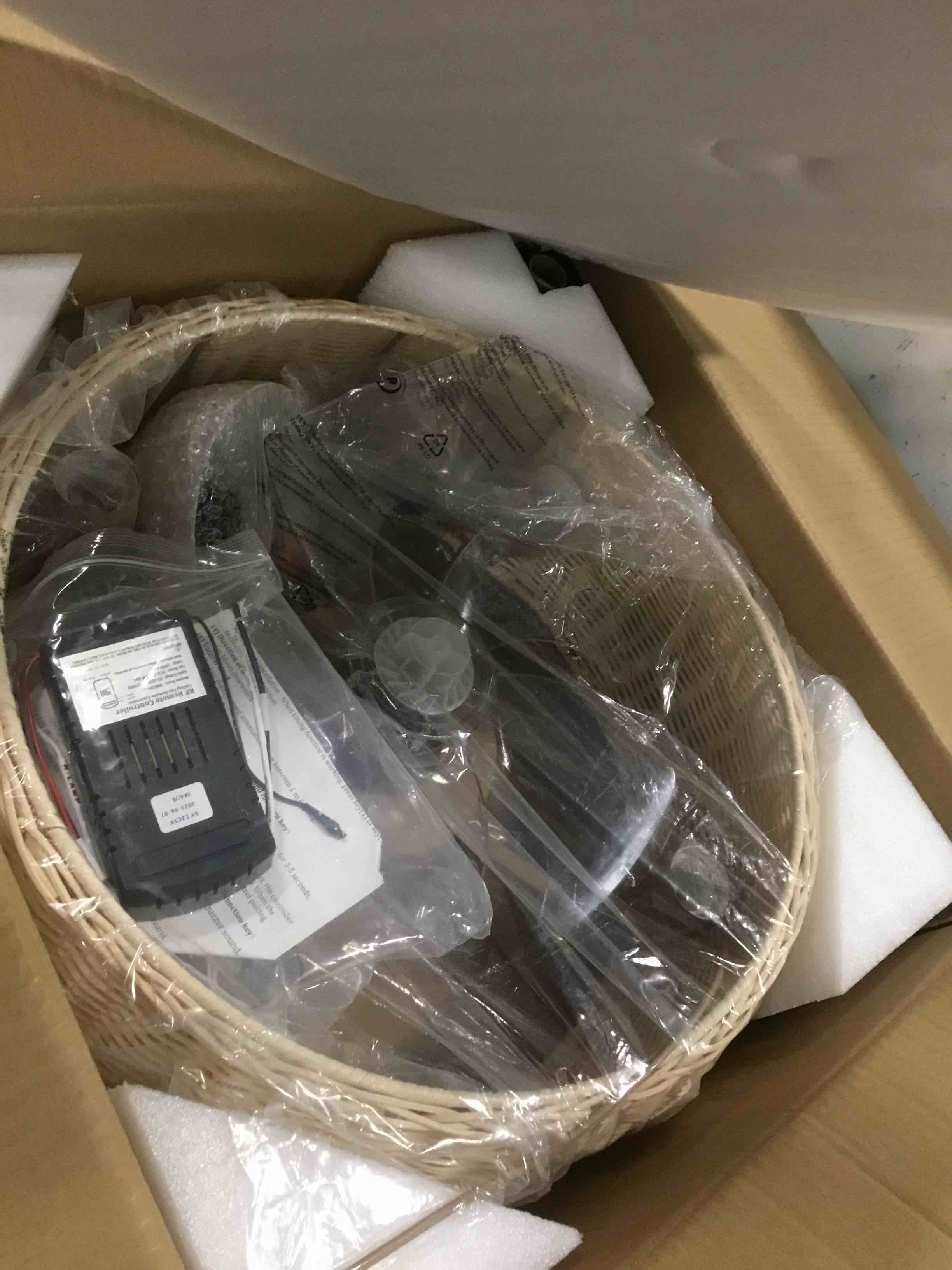 https://s3.amazonaws.com/lotting-images-prod/bidfta/RED6324983_1712673978967.jpeg