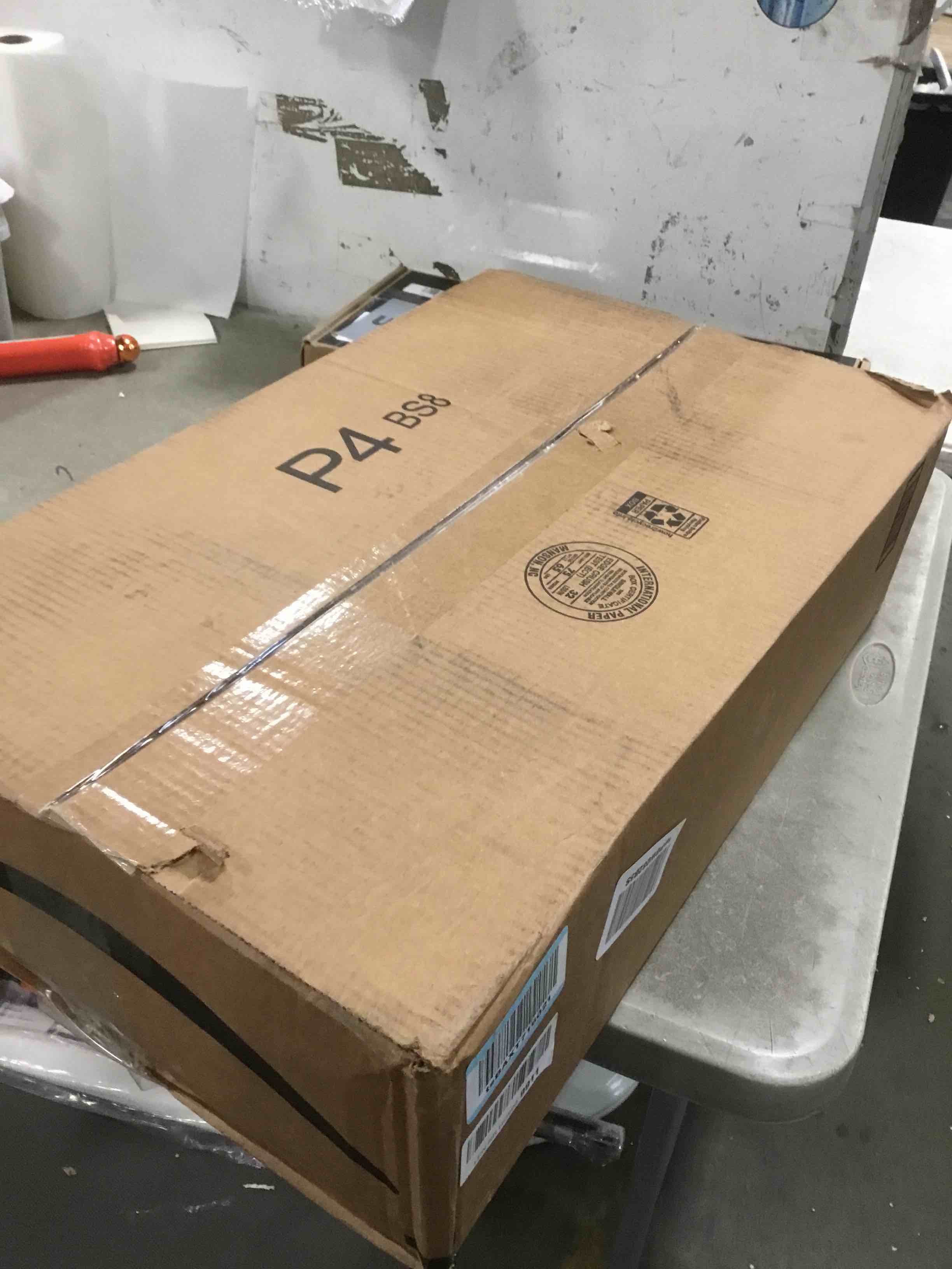 https://s3.amazonaws.com/lotting-images-prod/bidfta/RED6324992_1712675190872.jpeg