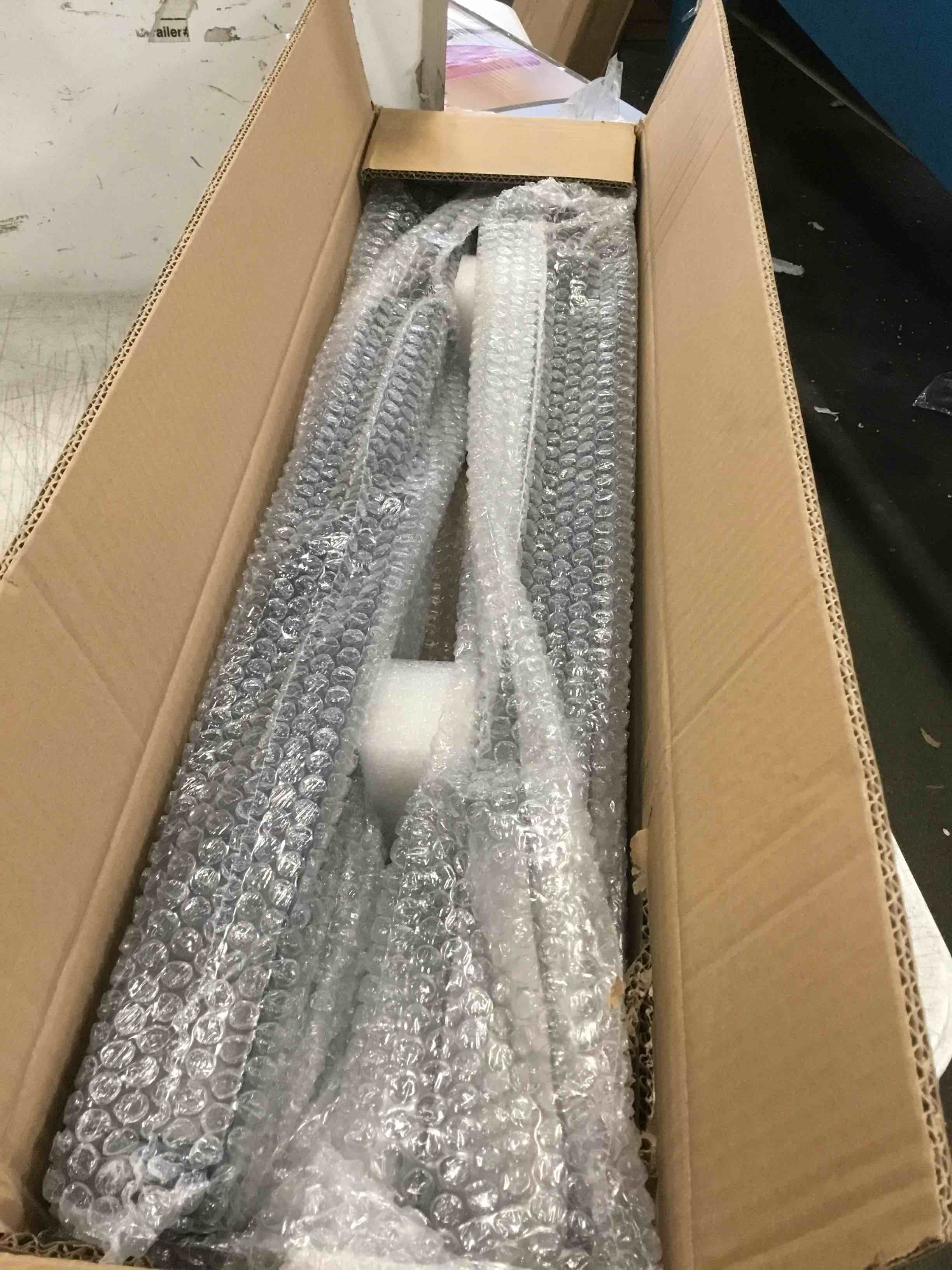 https://s3.amazonaws.com/lotting-images-prod/bidfta/RED6325577_1712852569265.jpeg