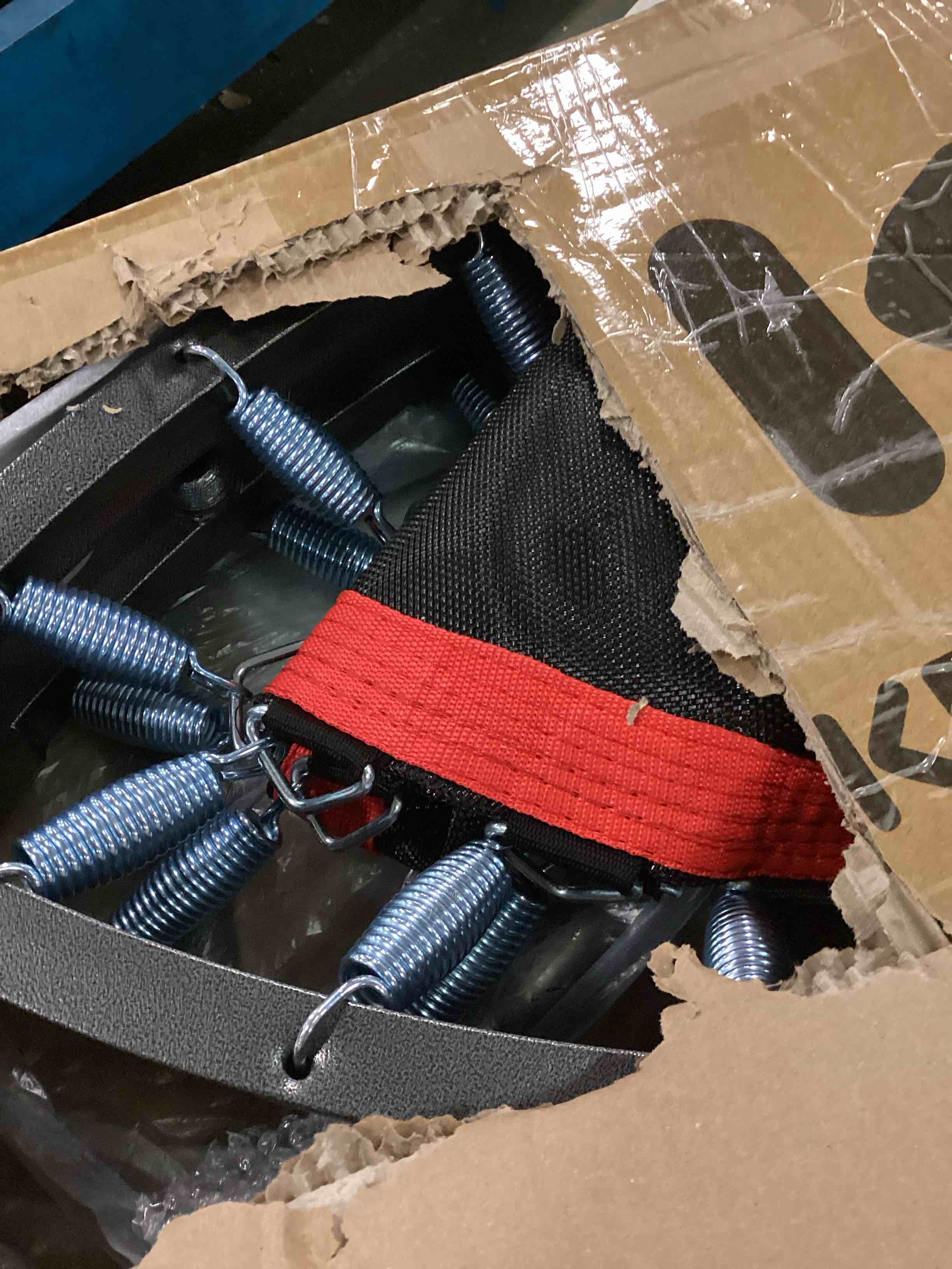 https://s3.amazonaws.com/lotting-images-prod/bidfta/RED6326102_1712237017415.jpeg