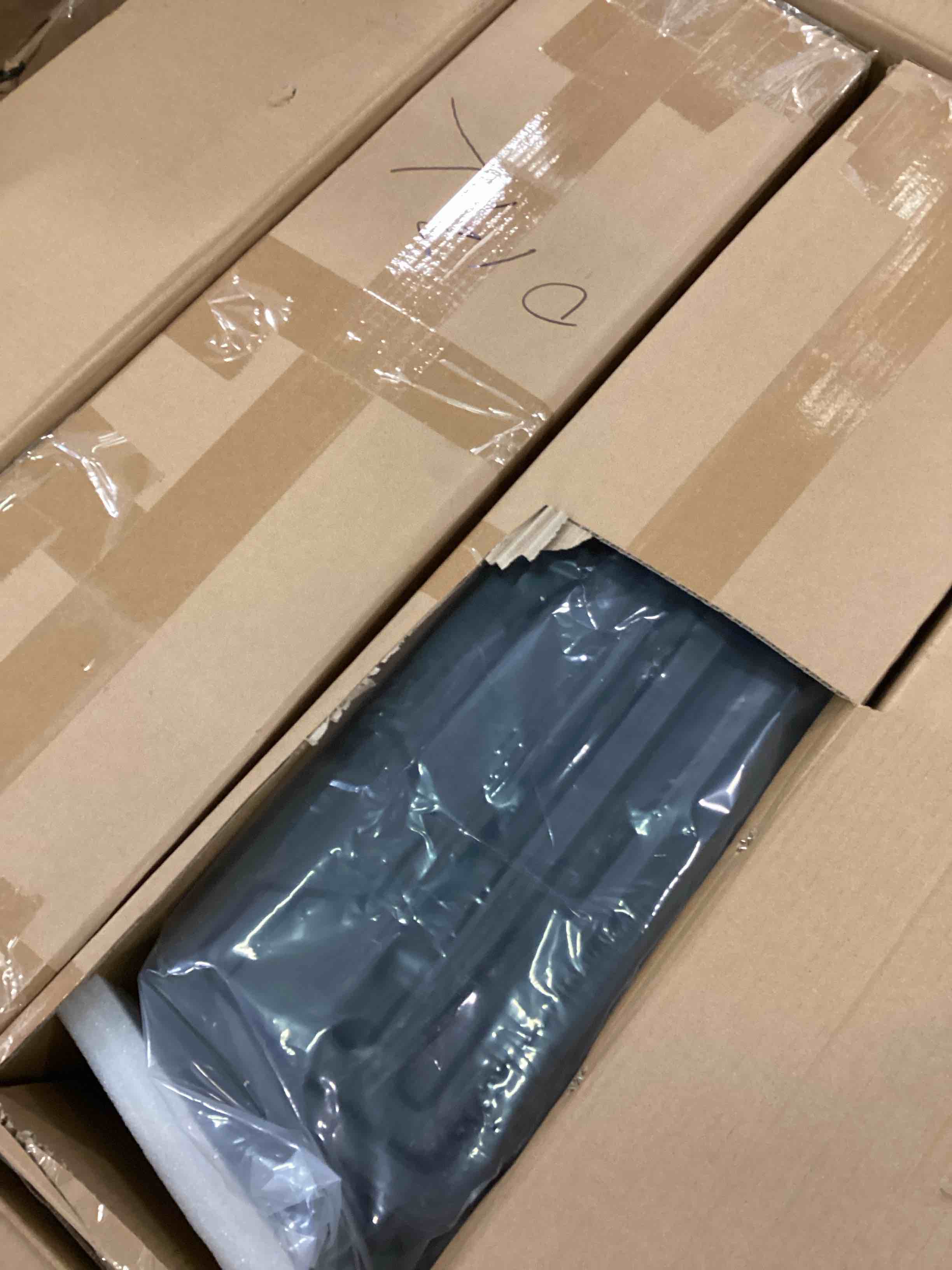 https://s3.amazonaws.com/lotting-images-prod/bidfta/RED6326118_1712241385767.jpeg
