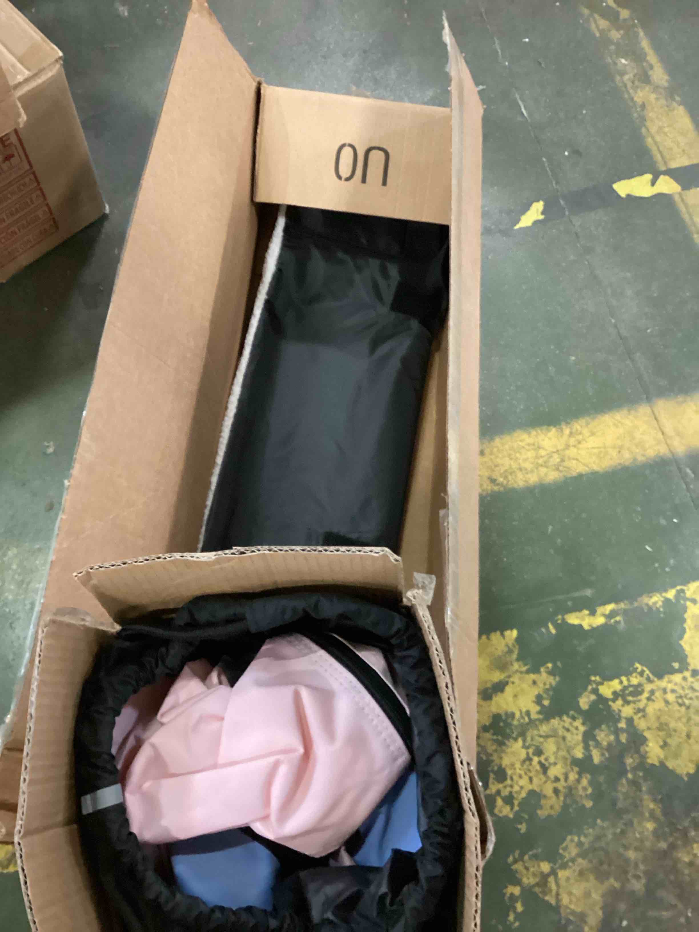 https://s3.amazonaws.com/lotting-images-prod/bidfta/RED6326153_1712247957356.jpeg