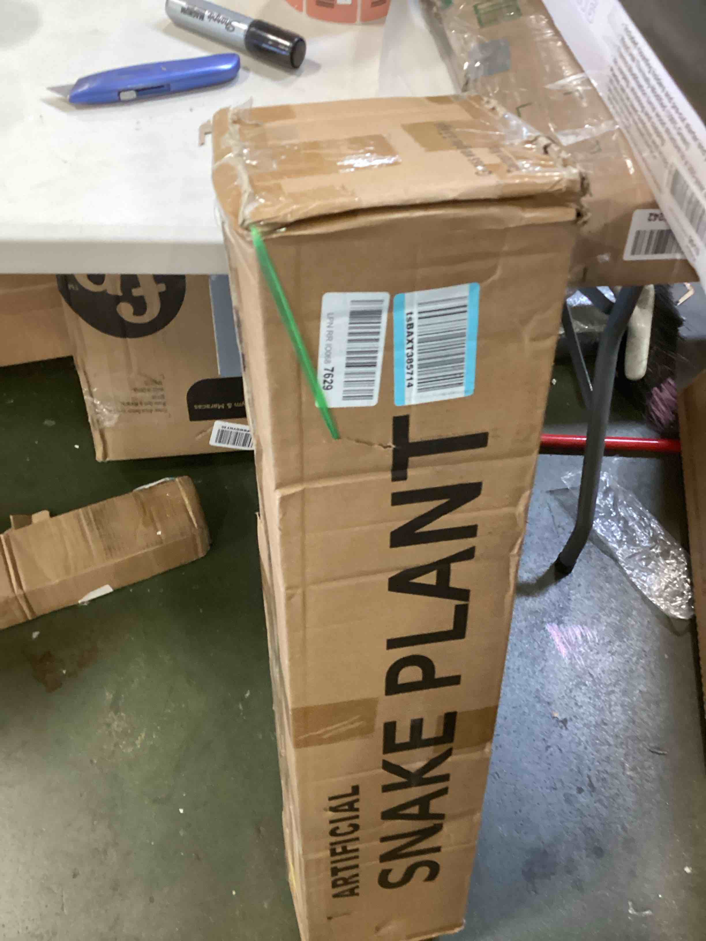 https://s3.amazonaws.com/lotting-images-prod/bidfta/RED6326507_1712606927755.jpeg