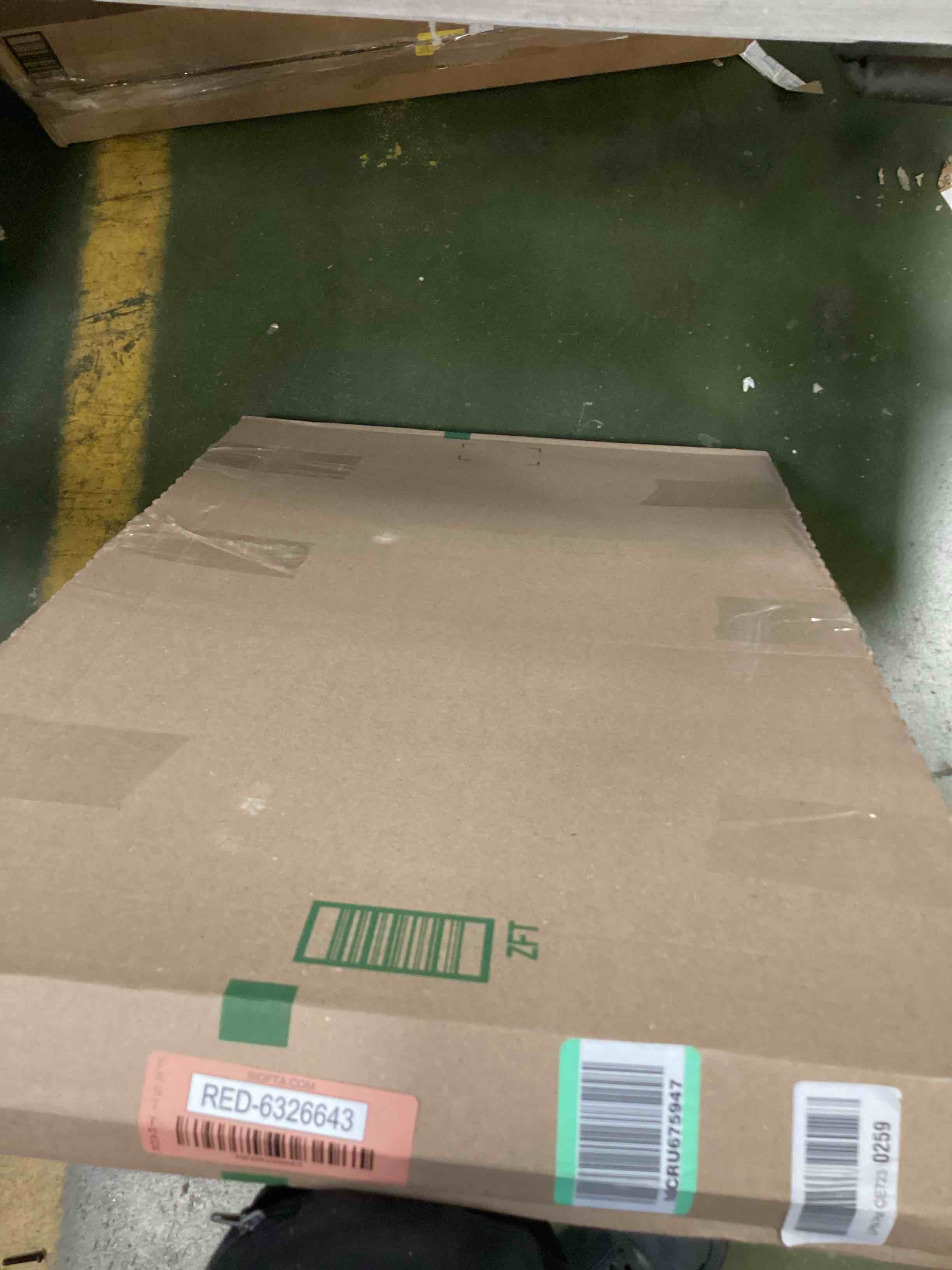 https://s3.amazonaws.com/lotting-images-prod/bidfta/RED6326643_1712680201715.jpeg