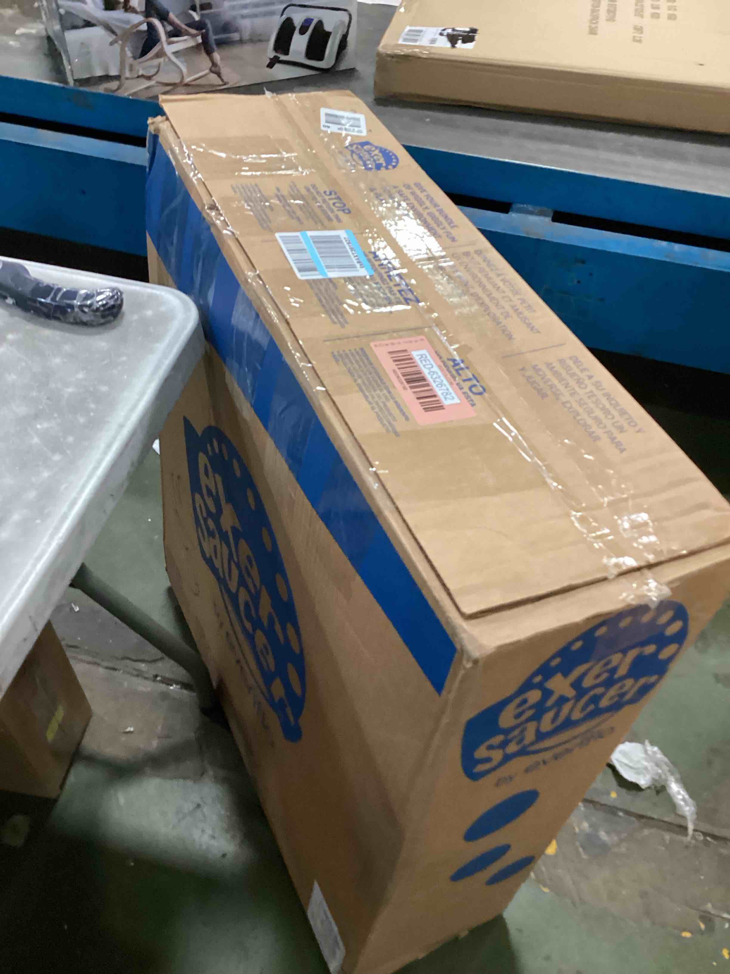 https://s3.amazonaws.com/lotting-images-prod/bidfta/RED6326782_1712757269351.jpeg