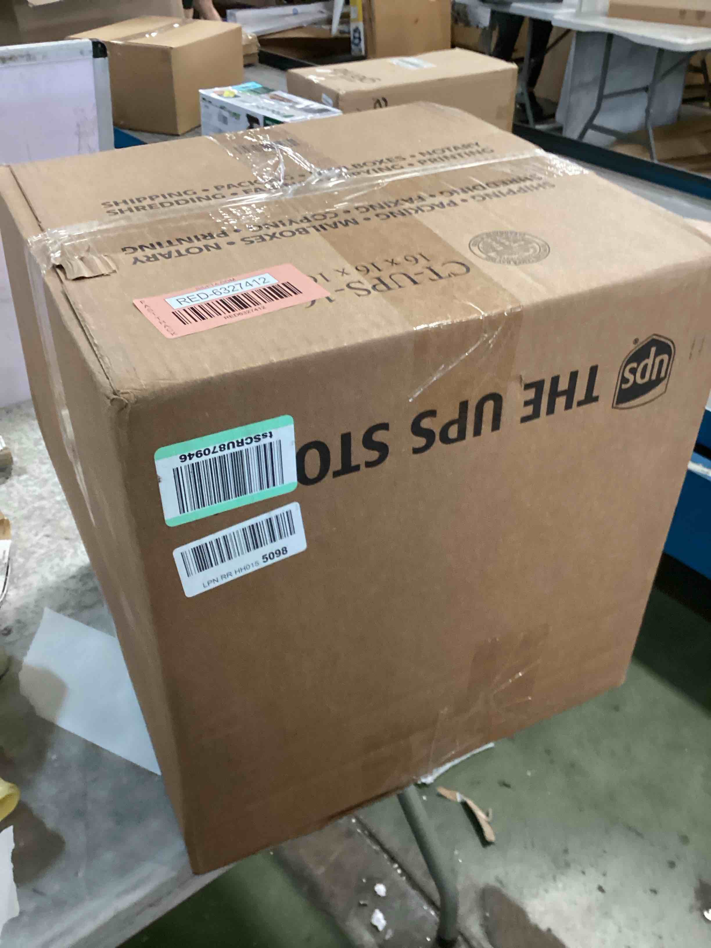 https://s3.amazonaws.com/lotting-images-prod/bidfta/RED6327412_1712853381841.jpeg