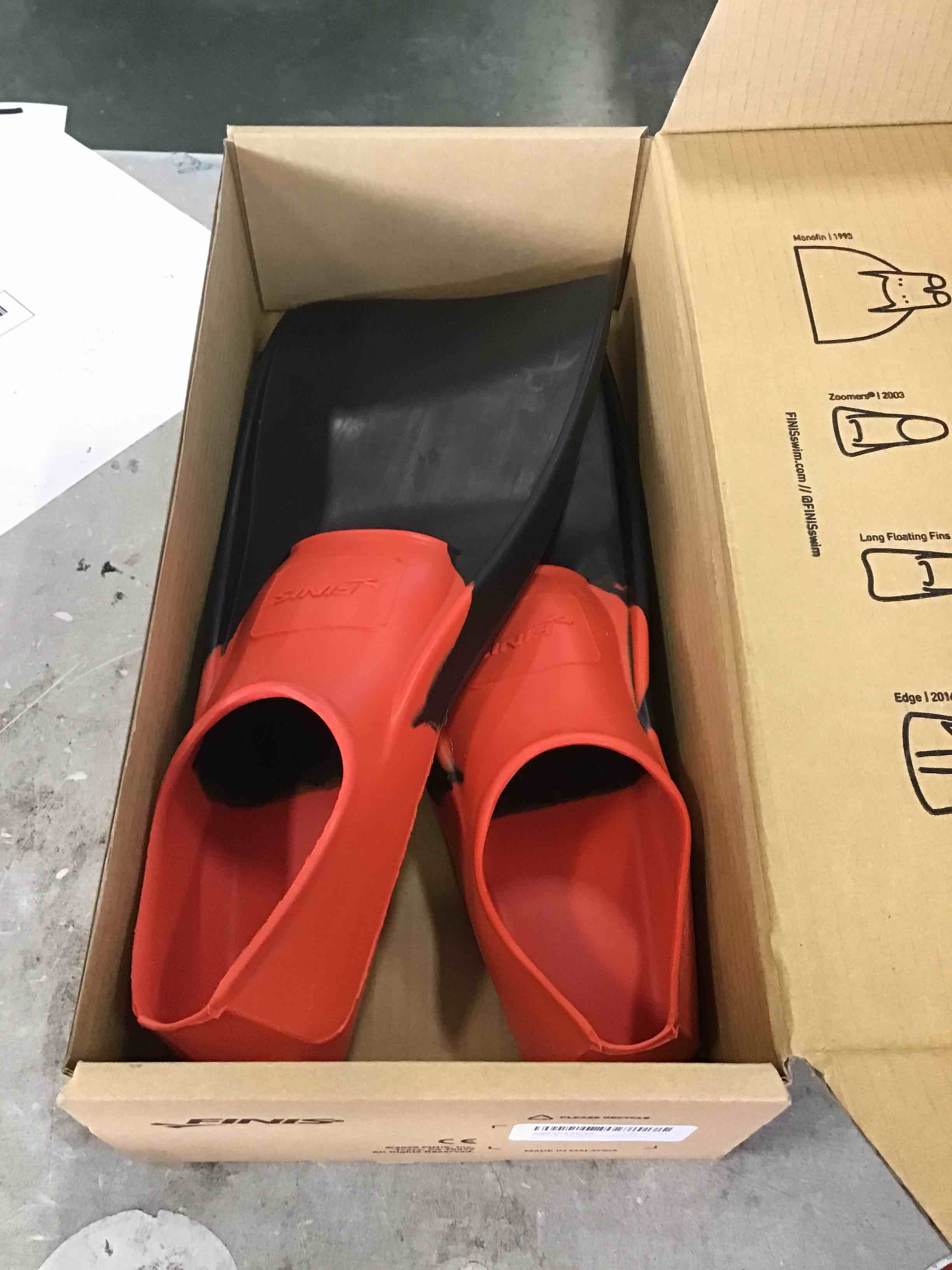 https://s3.amazonaws.com/lotting-images-prod/bidfta/RED6327564_1712581635172.jpeg