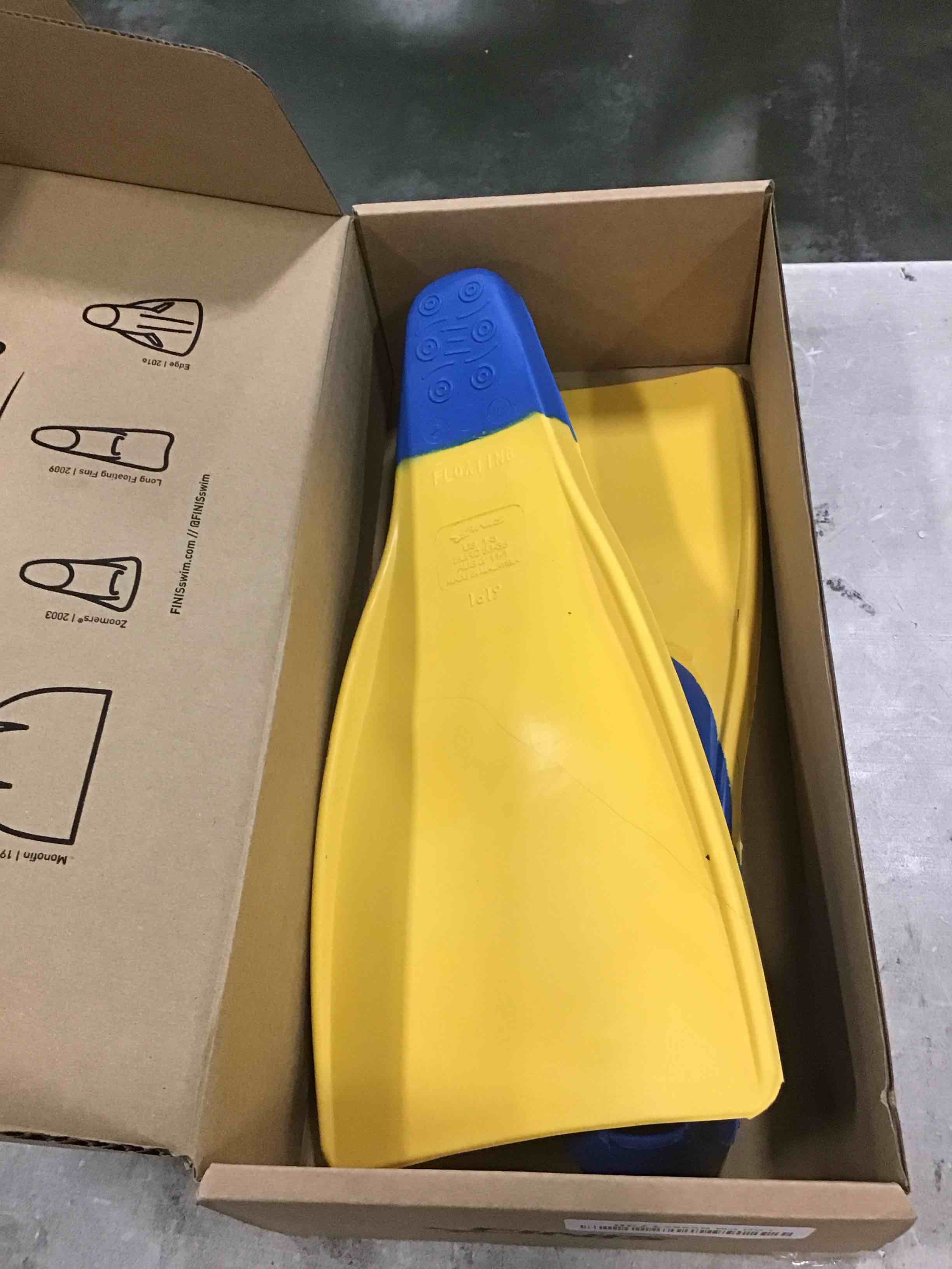 https://s3.amazonaws.com/lotting-images-prod/bidfta/RED6328048_1712752722220.jpeg