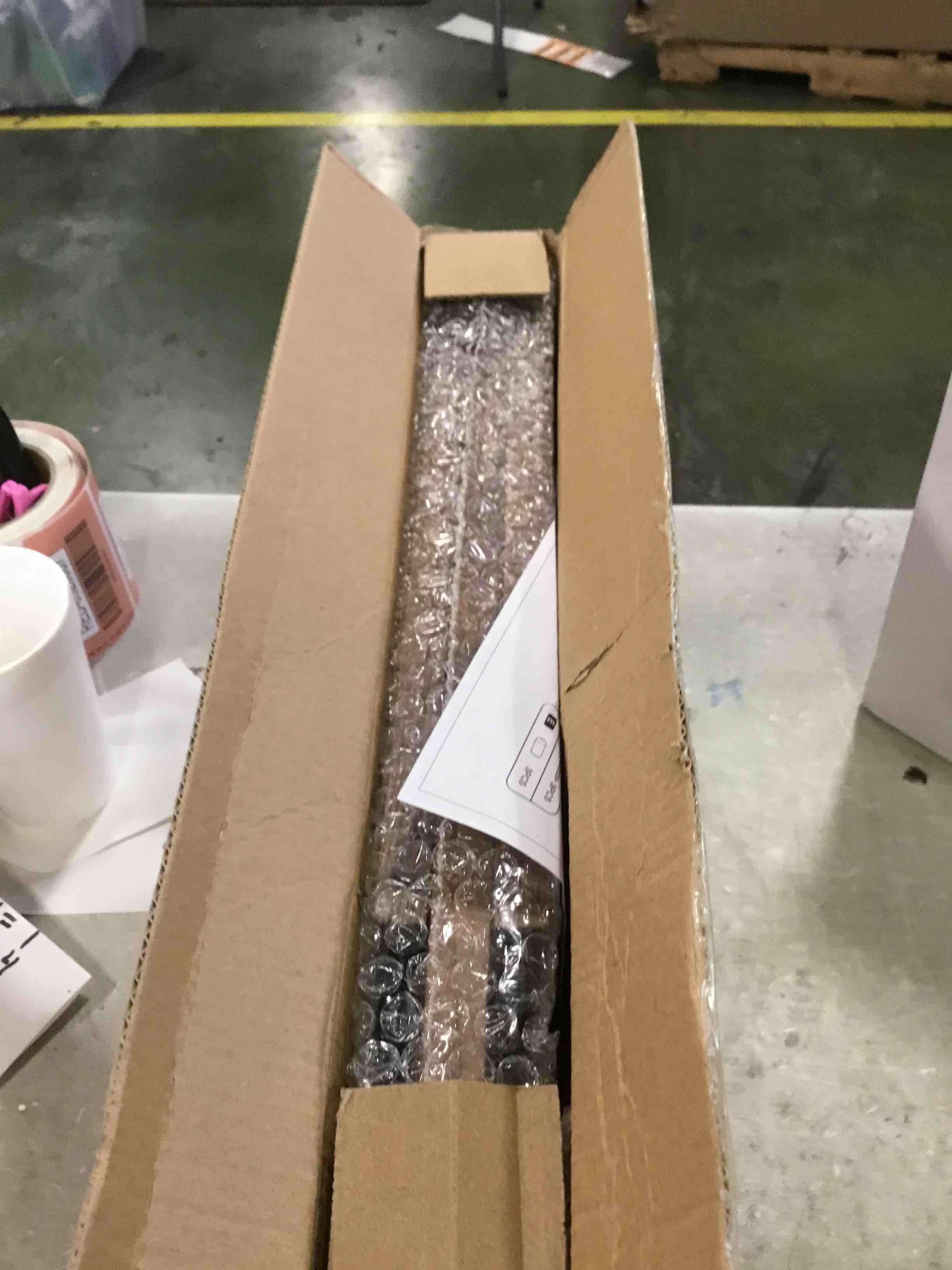 https://s3.amazonaws.com/lotting-images-prod/bidfta/RED6328532_1712847479867.jpeg
