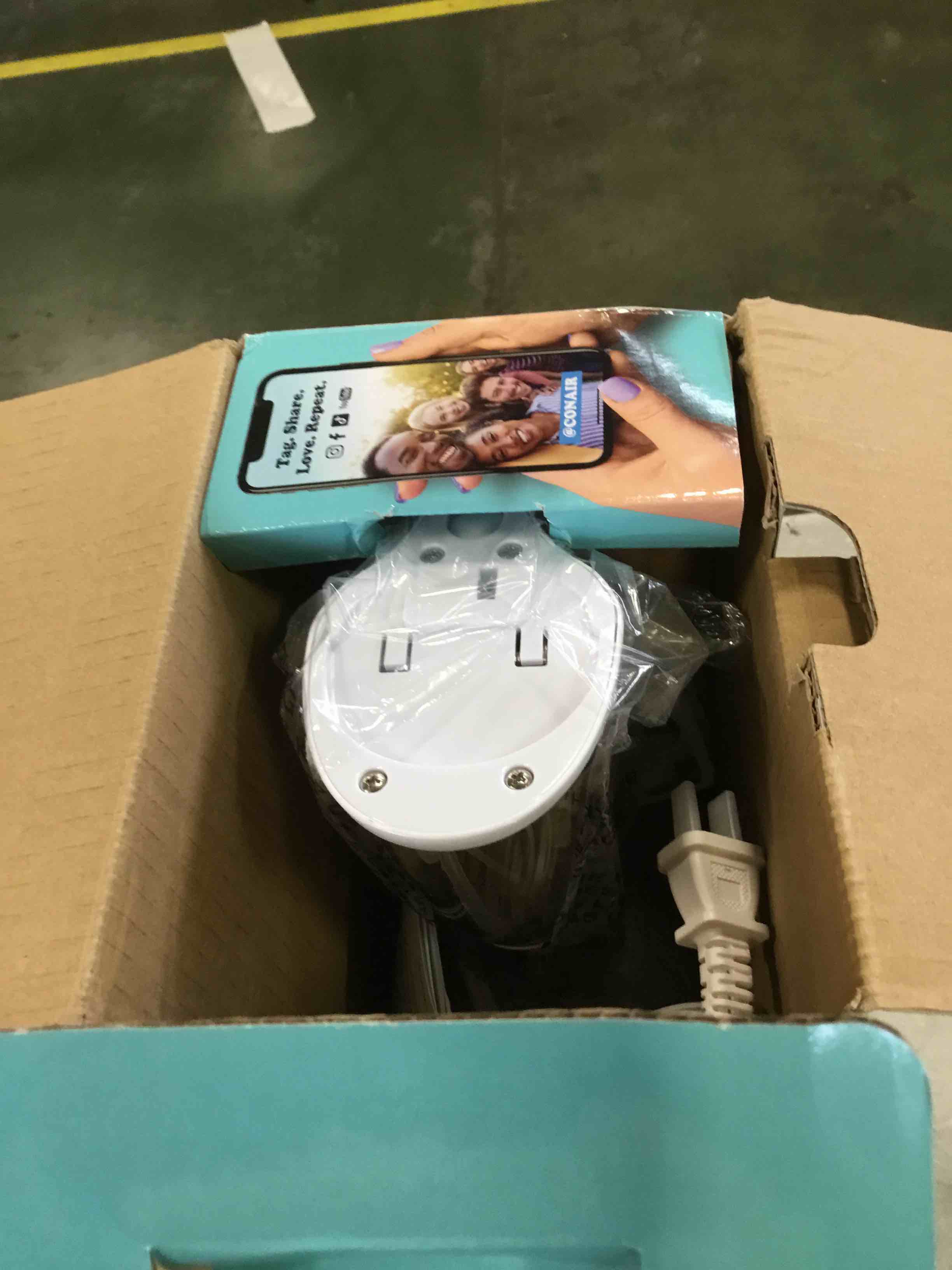 https://s3.amazonaws.com/lotting-images-prod/bidfta/RED6328629_1712858086523.jpeg