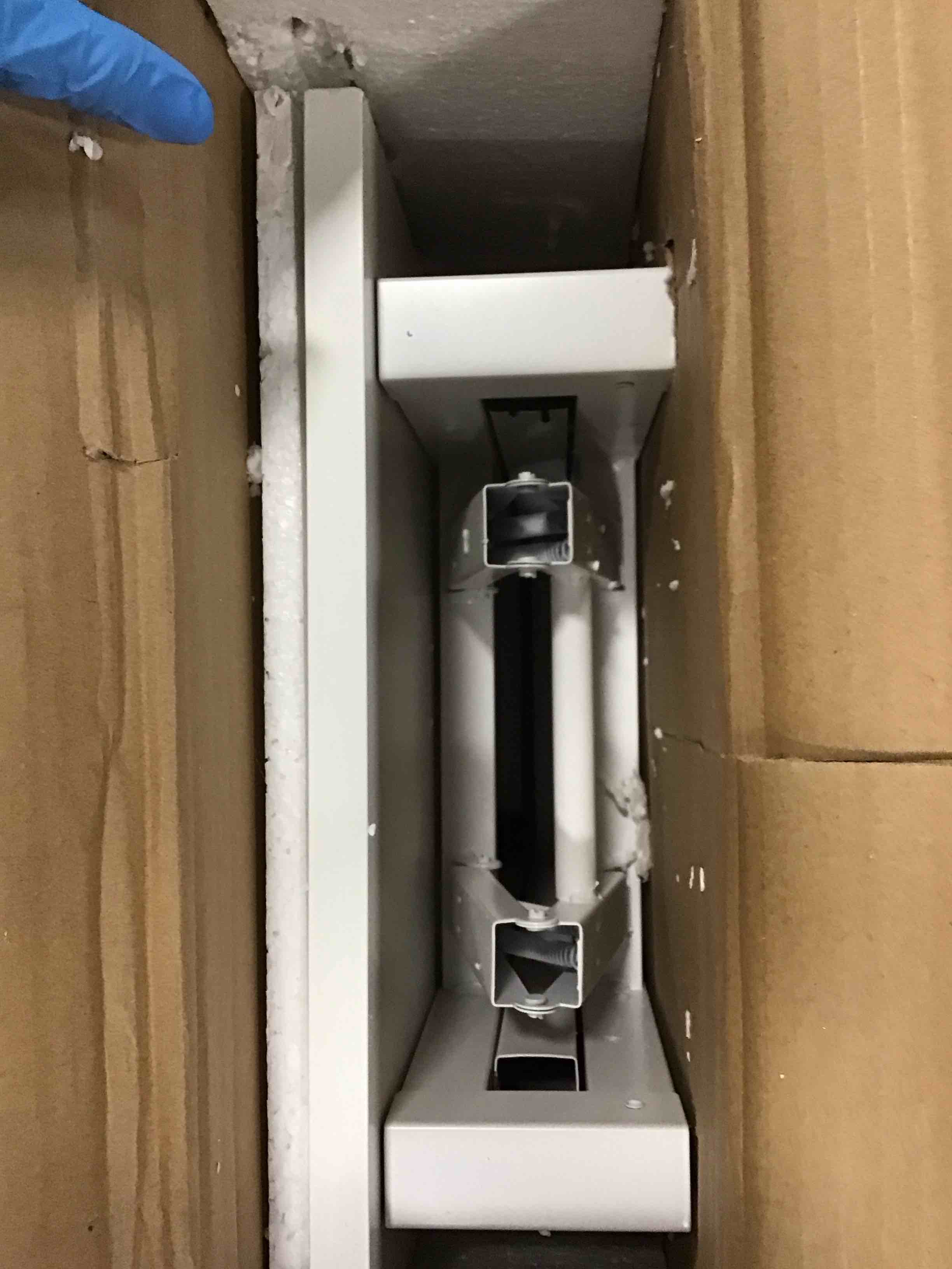 https://s3.amazonaws.com/lotting-images-prod/bidfta/RED6329148_1712315805724.jpeg