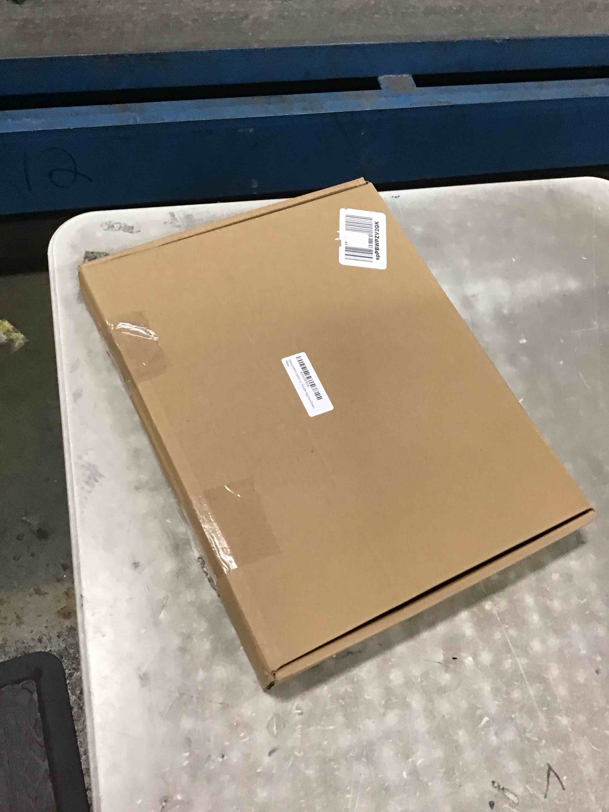 https://s3.amazonaws.com/lotting-images-prod/bidfta/RED6329390_1712575255887.jpeg