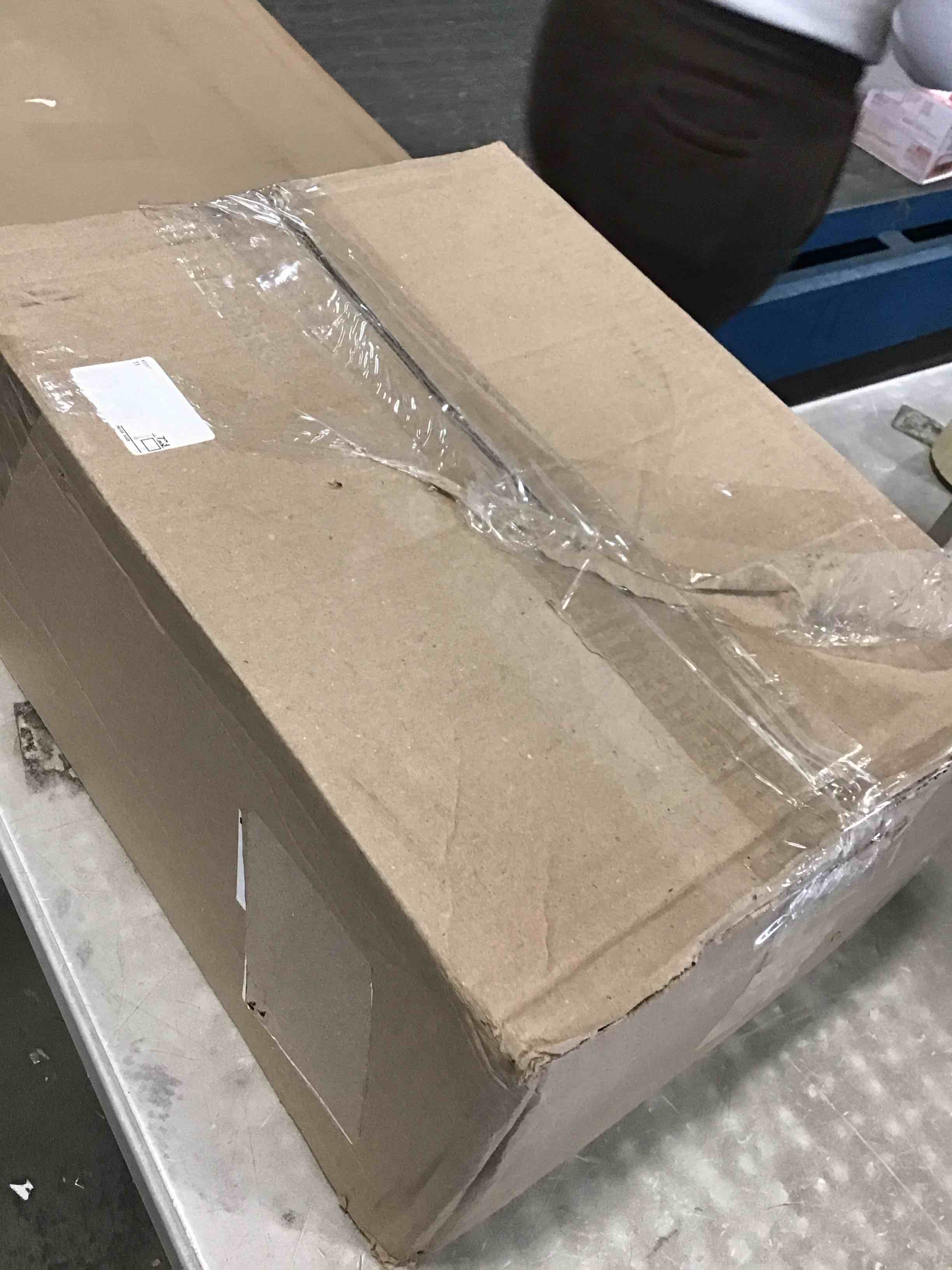 https://s3.amazonaws.com/lotting-images-prod/bidfta/RED6329600_1712510206401.jpeg