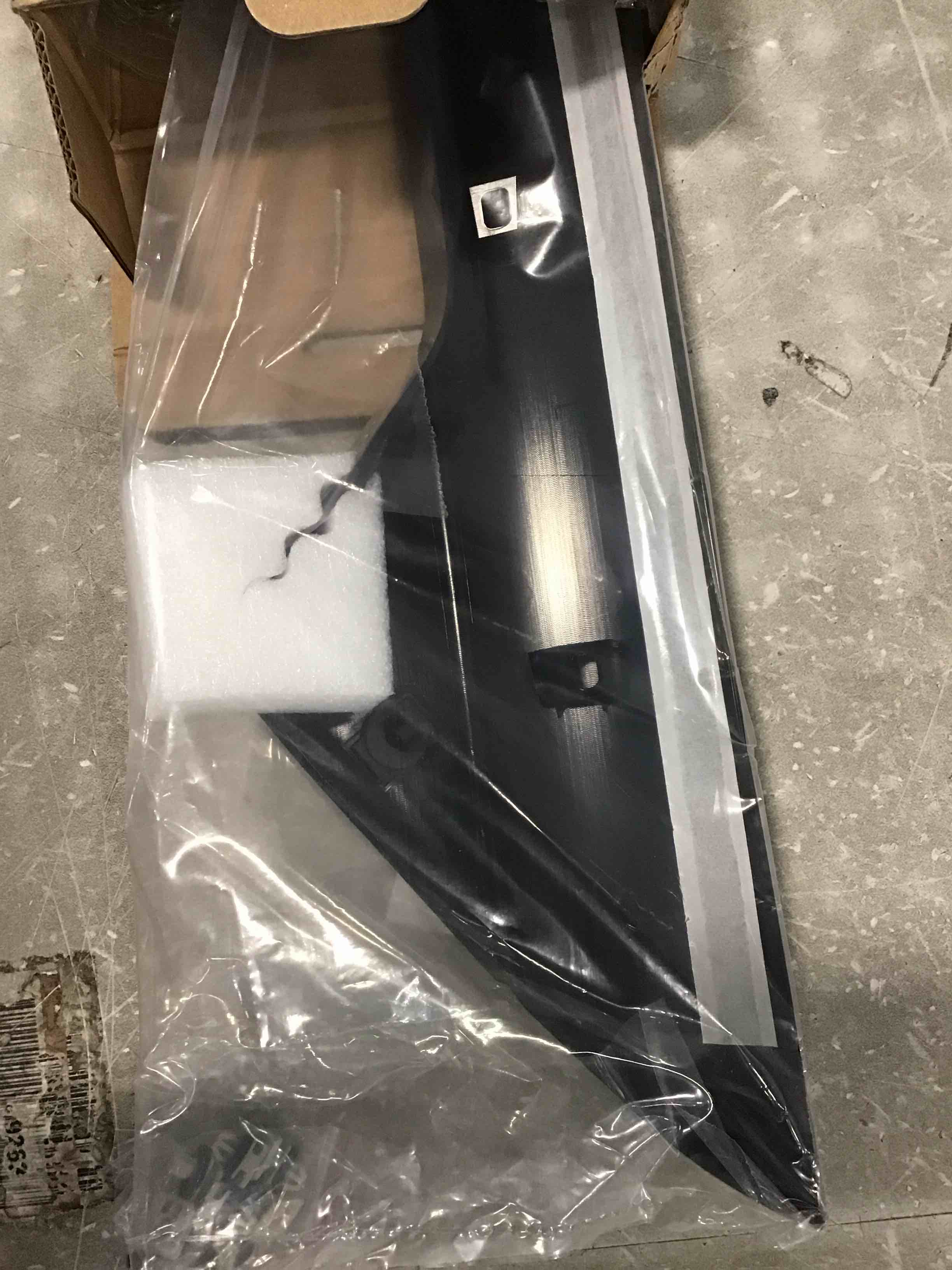 https://s3.amazonaws.com/lotting-images-prod/bidfta/RED6329693_1712584193808.jpeg
