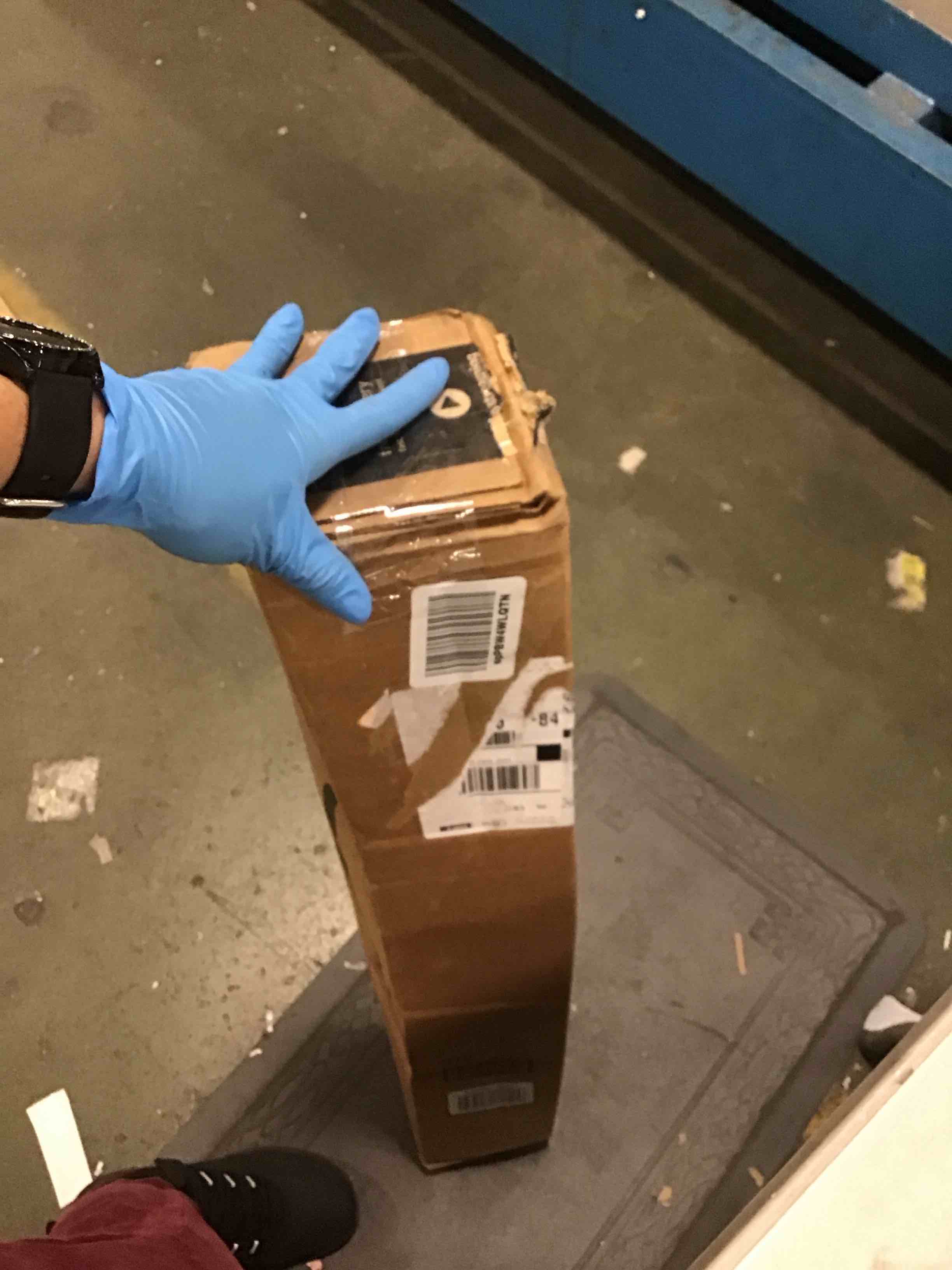 https://s3.amazonaws.com/lotting-images-prod/bidfta/RED6329841_1712602493407.jpeg