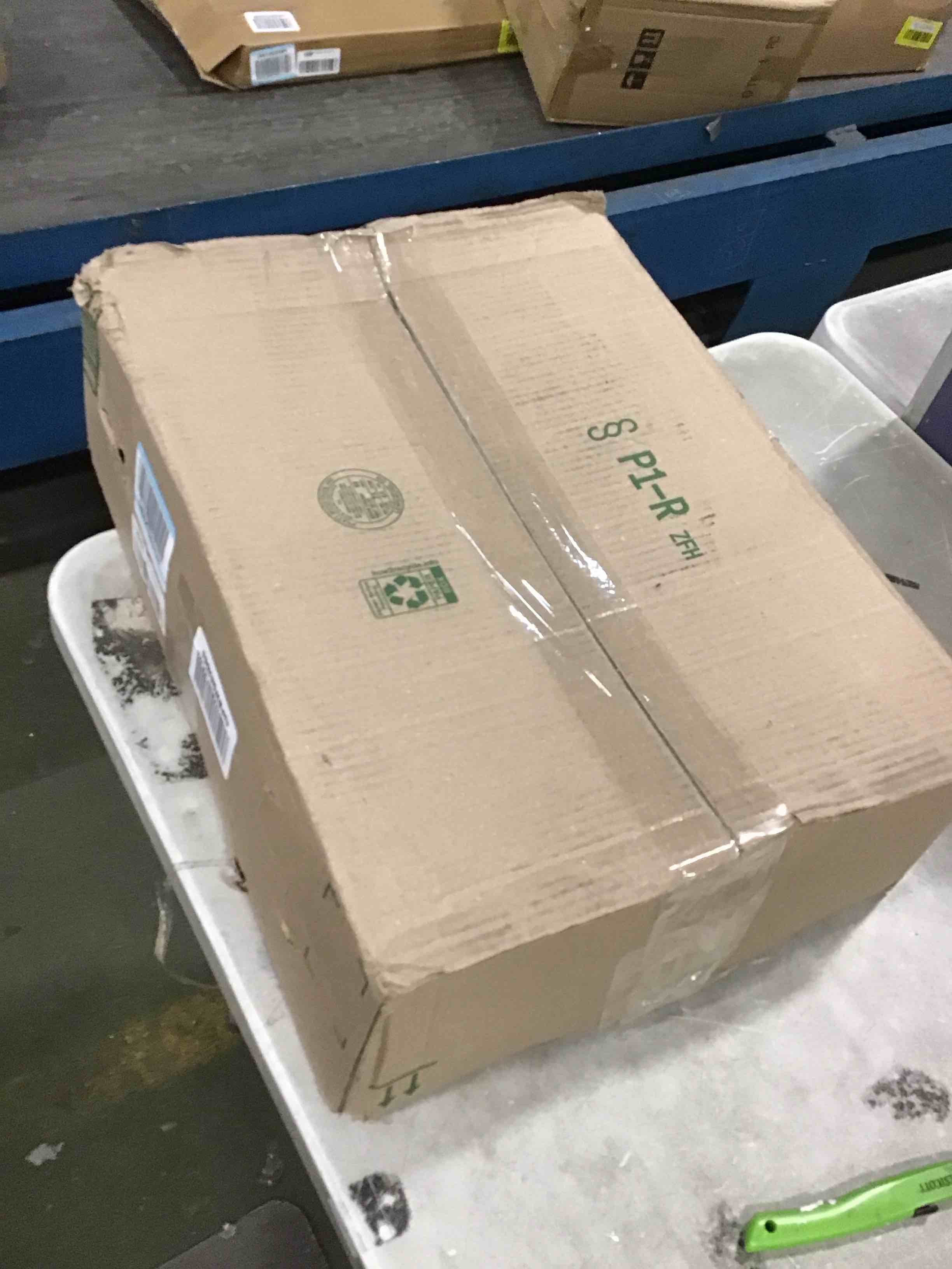 https://s3.amazonaws.com/lotting-images-prod/bidfta/RED6330162_1712751563326.jpeg