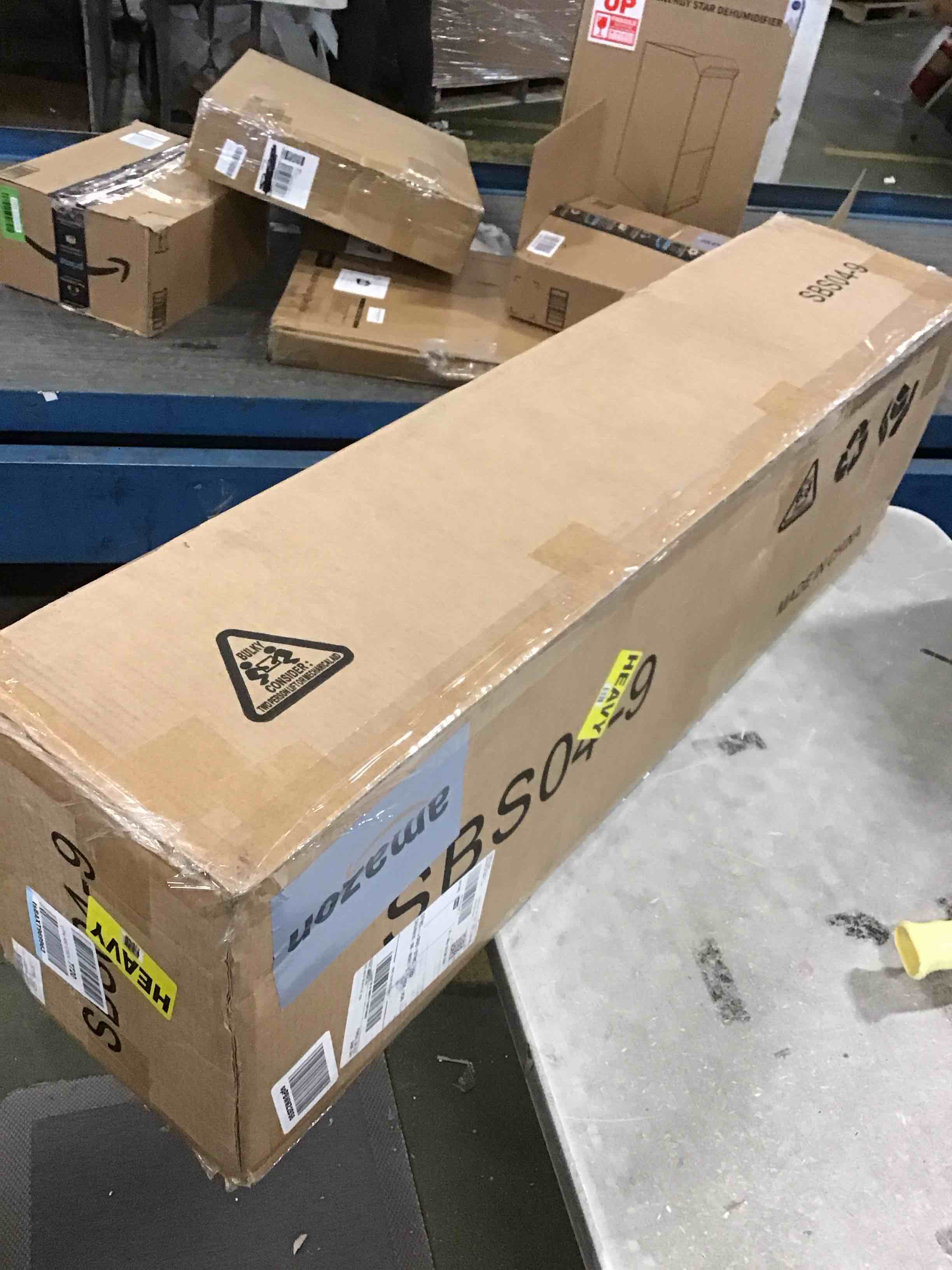 https://s3.amazonaws.com/lotting-images-prod/bidfta/RED6330386_1712765761026.jpeg