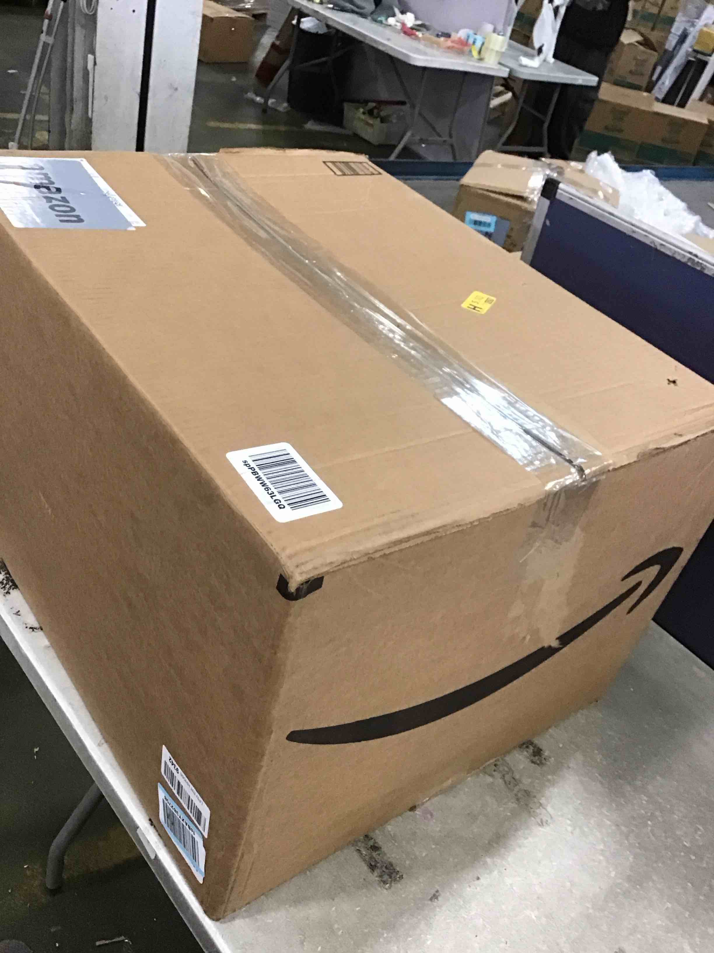 https://s3.amazonaws.com/lotting-images-prod/bidfta/RED6330400_1712769777364.jpeg