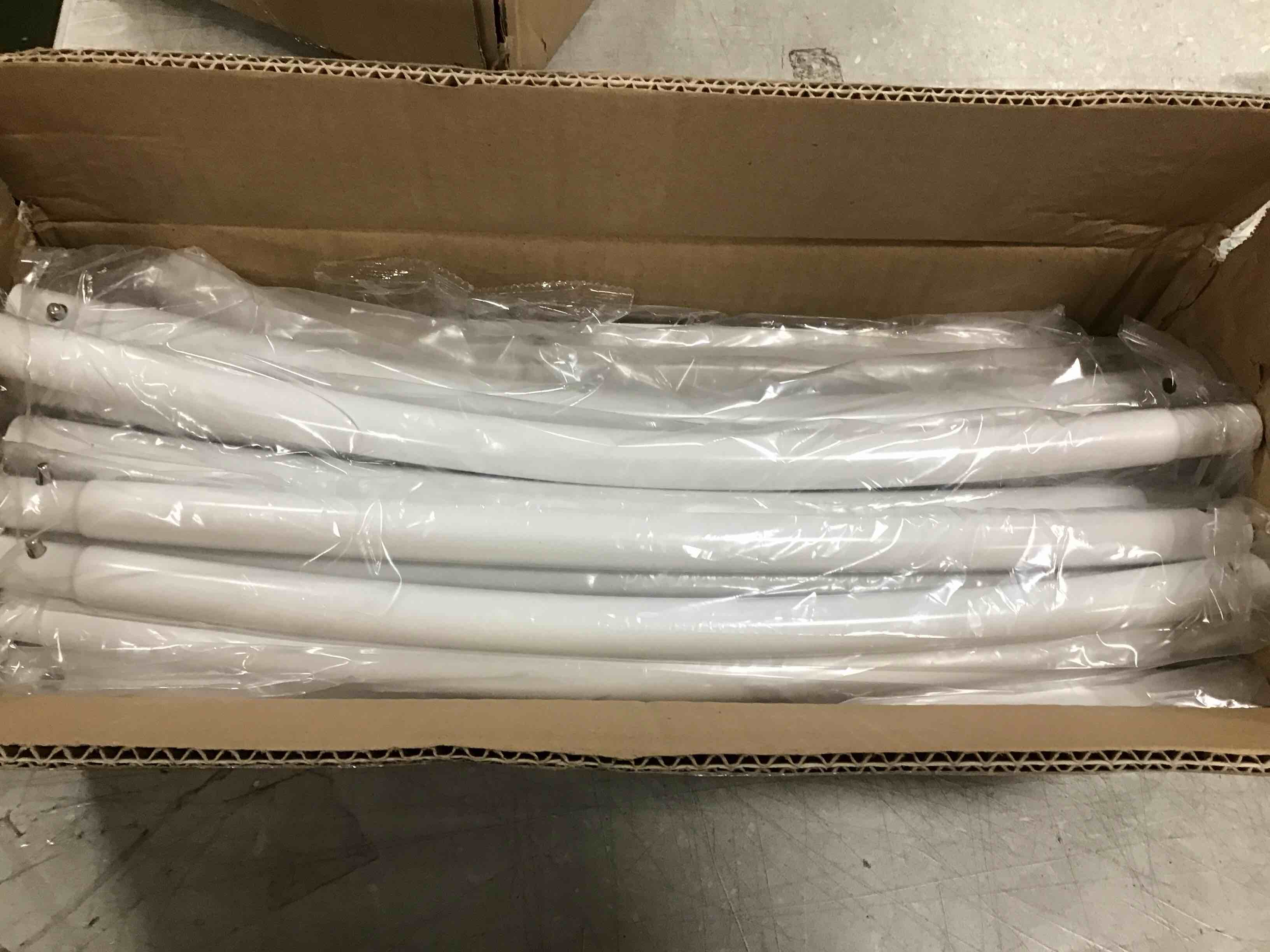 https://s3.amazonaws.com/lotting-images-prod/bidfta/RED6331092_1712924058190.jpeg