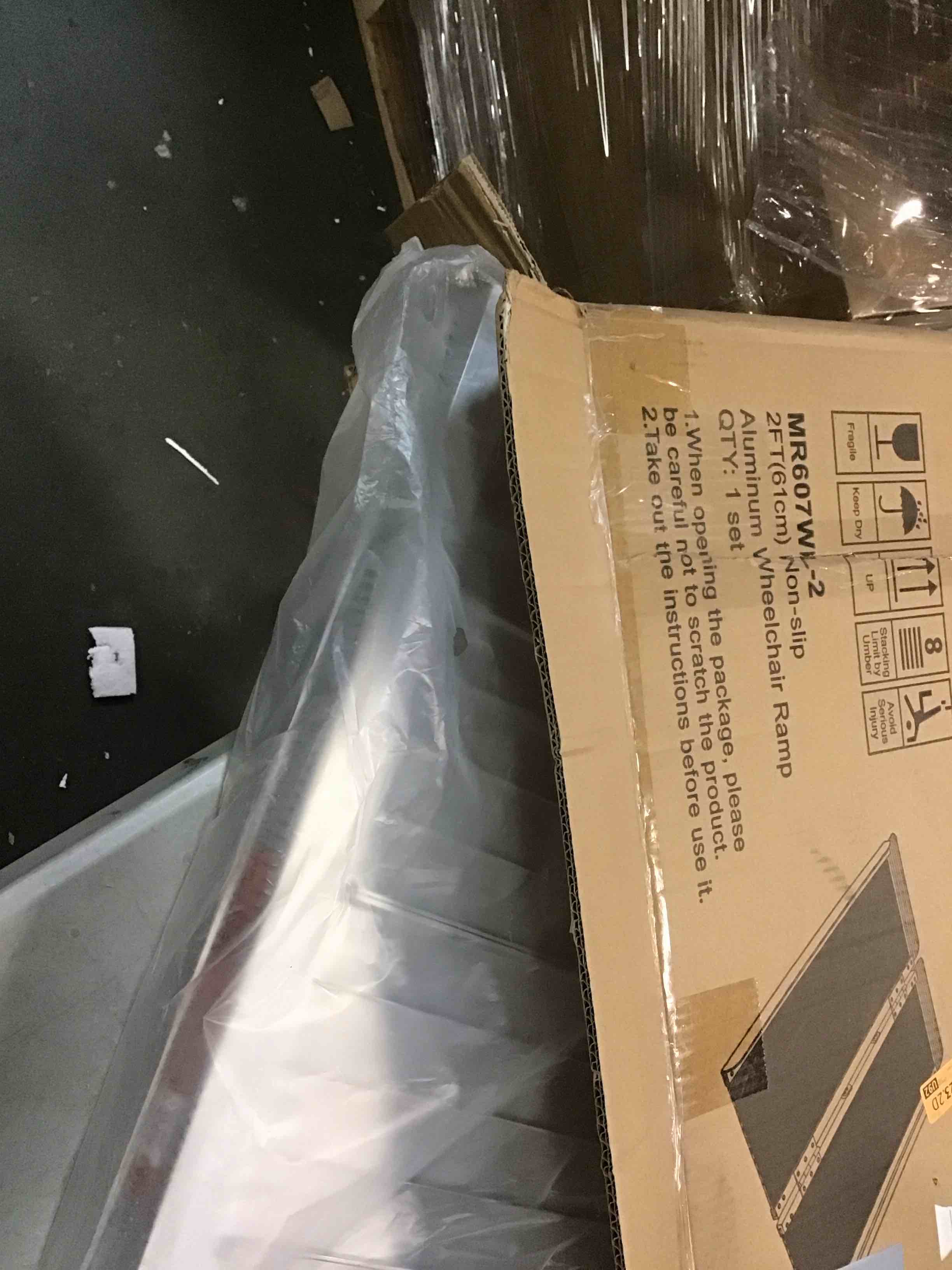 https://s3.amazonaws.com/lotting-images-prod/bidfta/RED6333022_1712148925806.jpeg