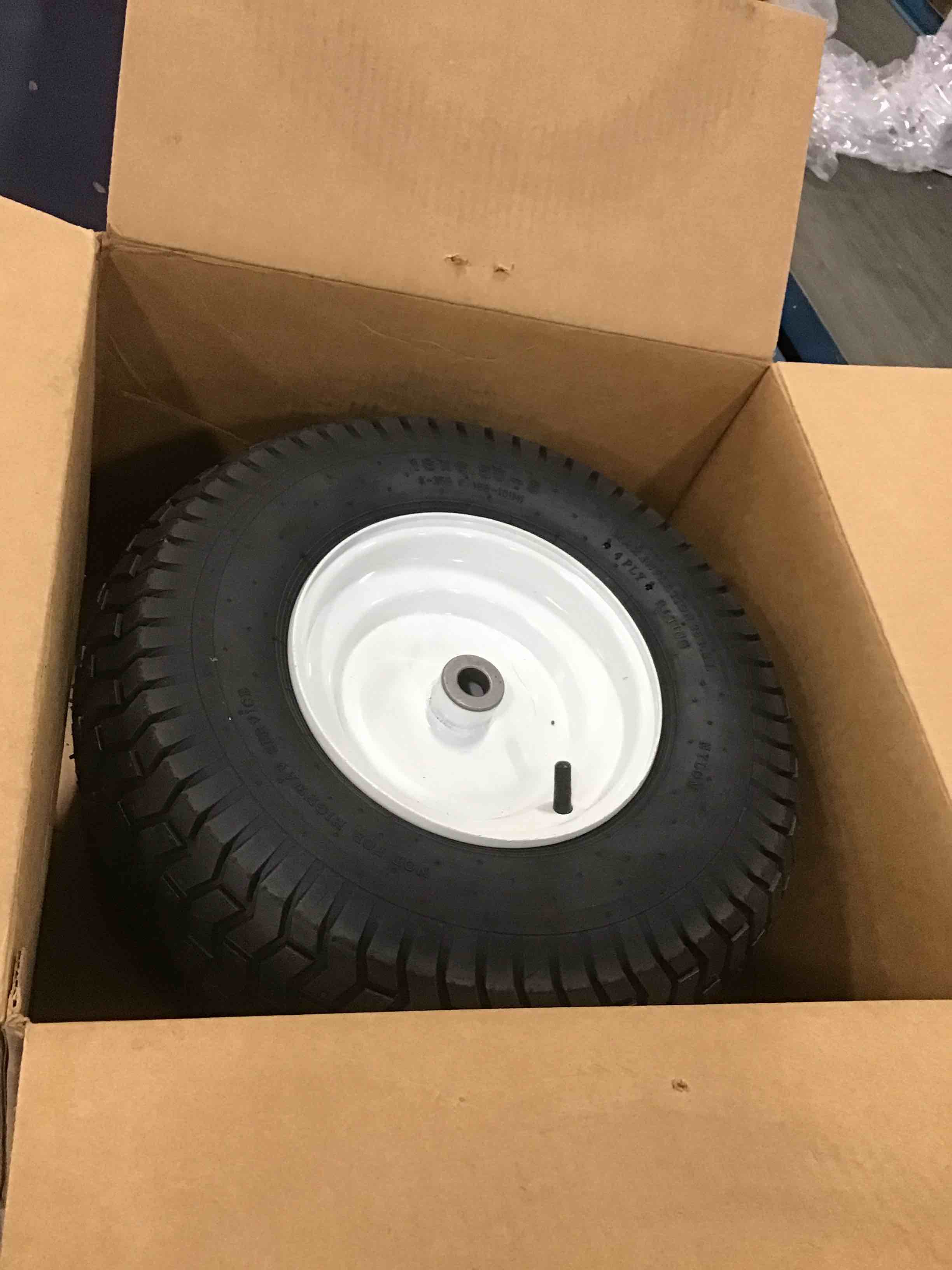 https://s3.amazonaws.com/lotting-images-prod/bidfta/RED6333532_1711650225452.jpeg