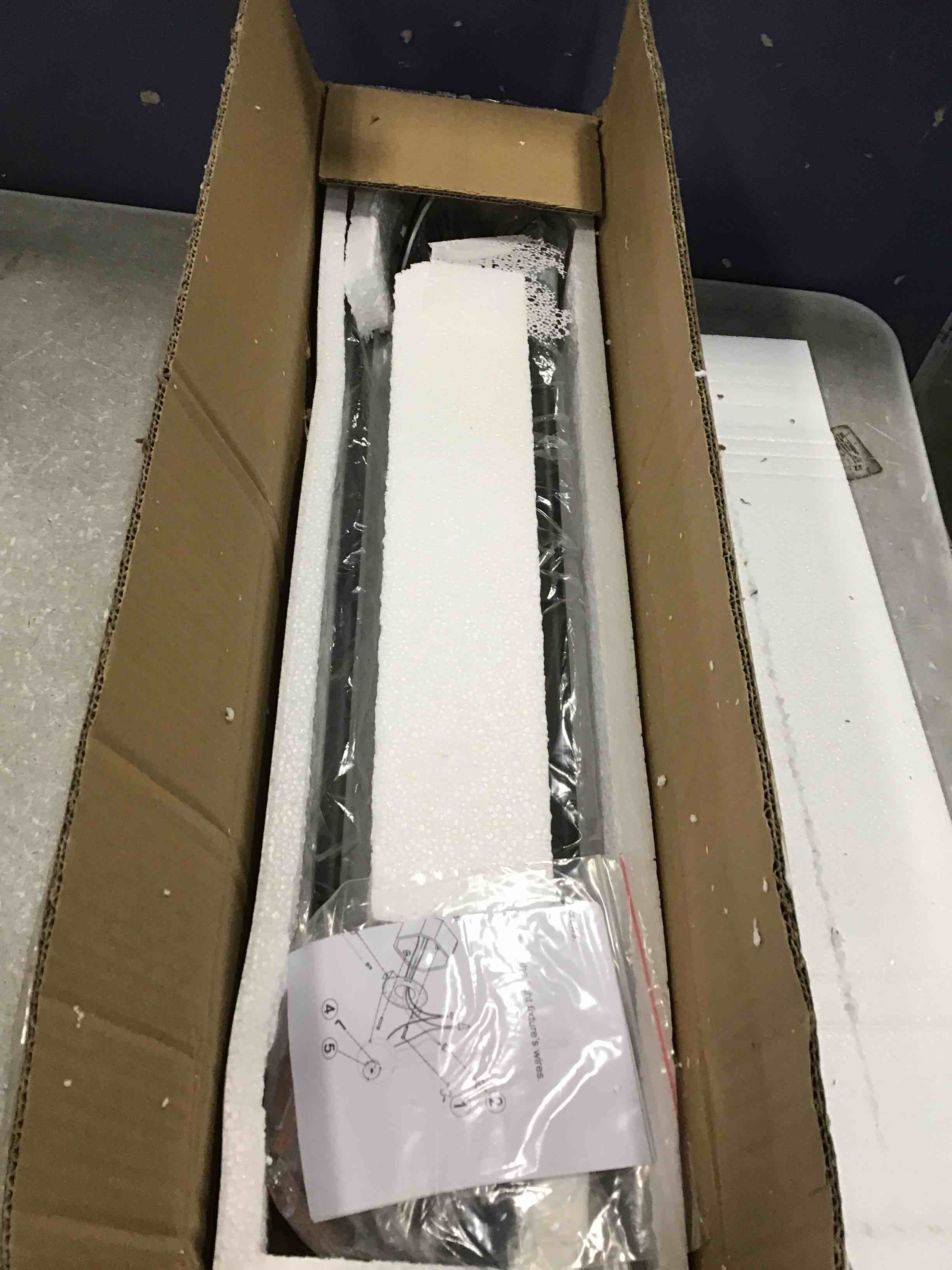https://s3.amazonaws.com/lotting-images-prod/bidfta/RED6333587_1711656207359.jpeg