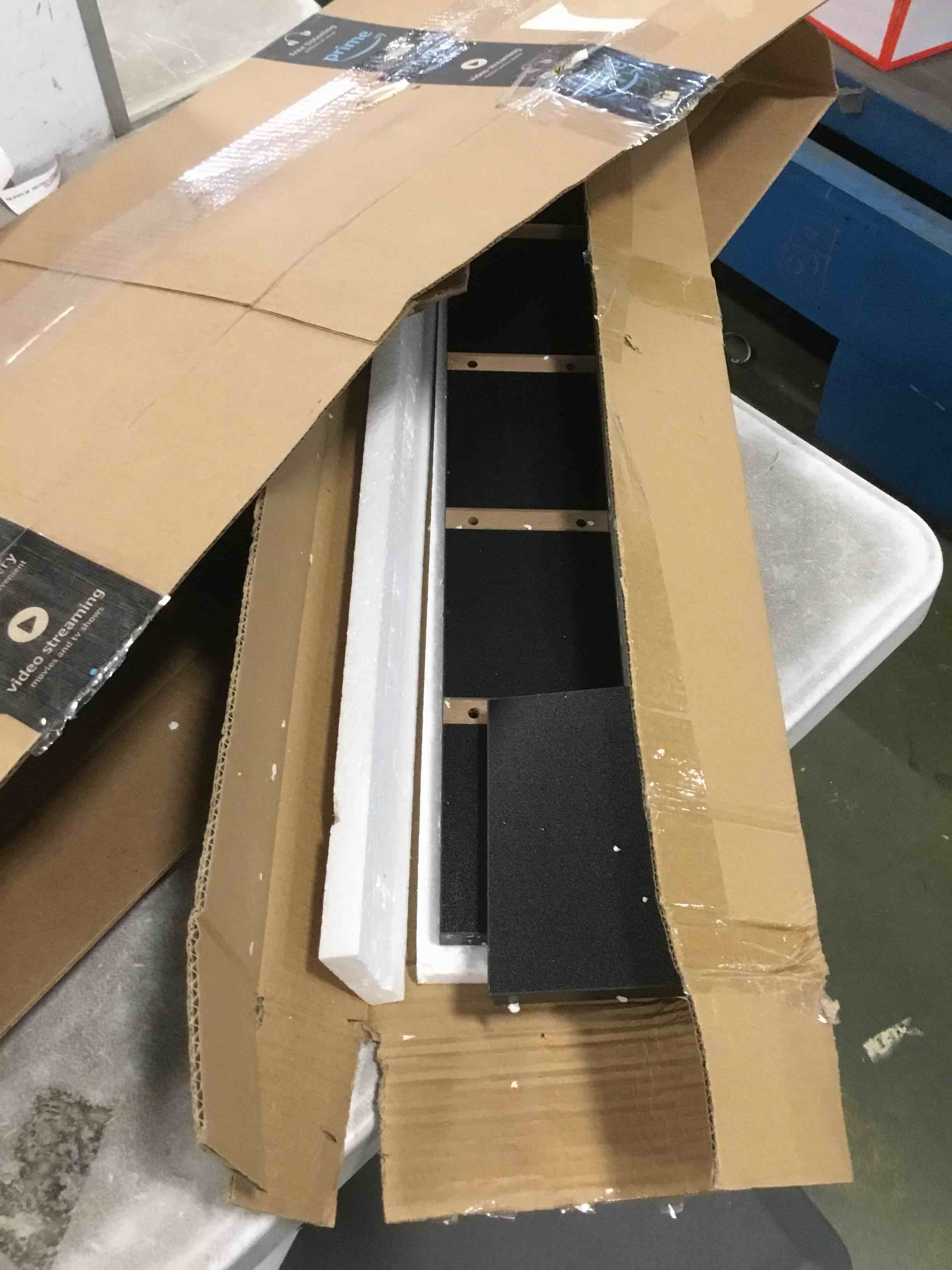 https://s3.amazonaws.com/lotting-images-prod/bidfta/RED6333942_1711984448926.jpeg