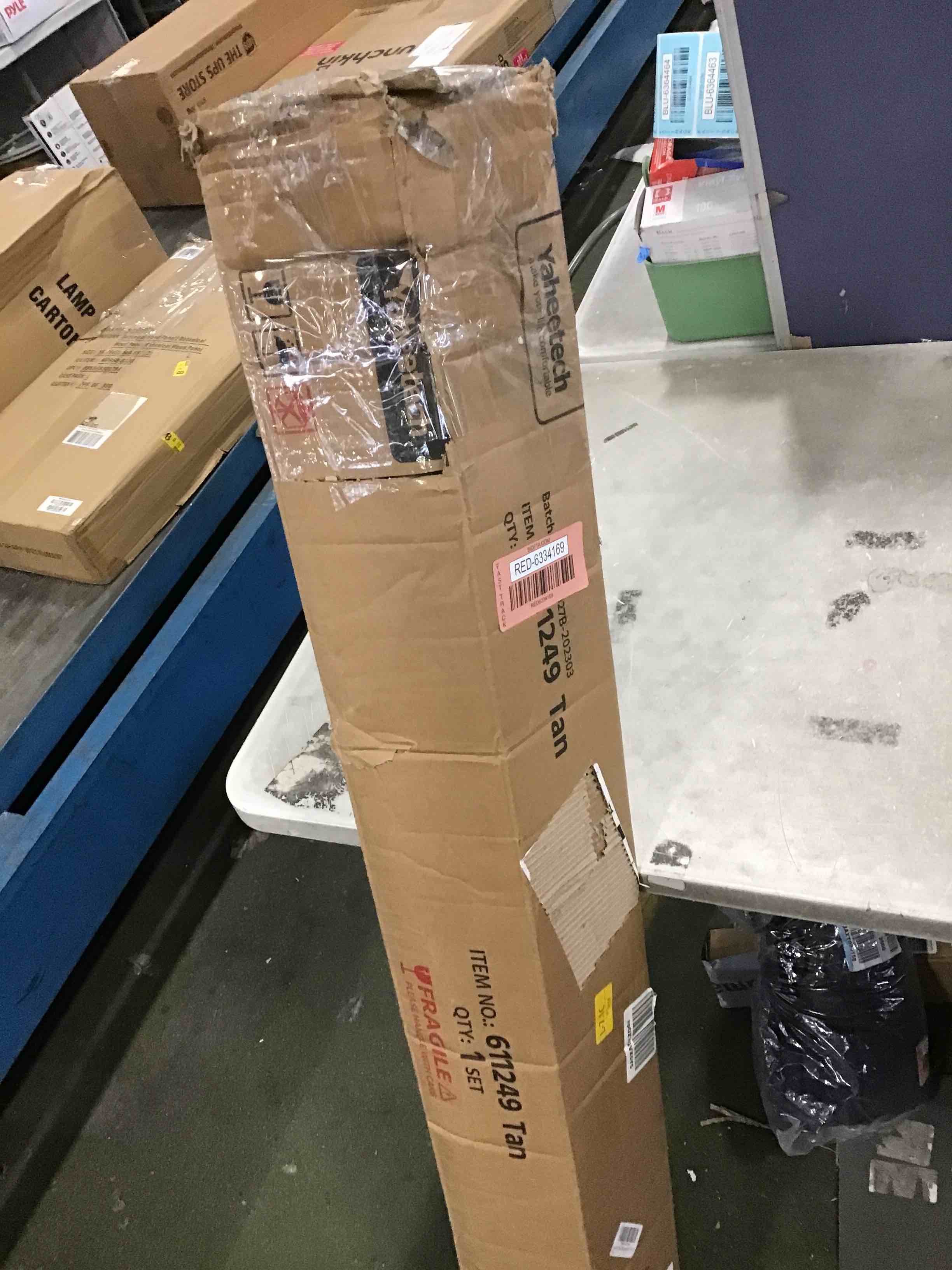 https://s3.amazonaws.com/lotting-images-prod/bidfta/RED6334169_1712068260198.jpeg