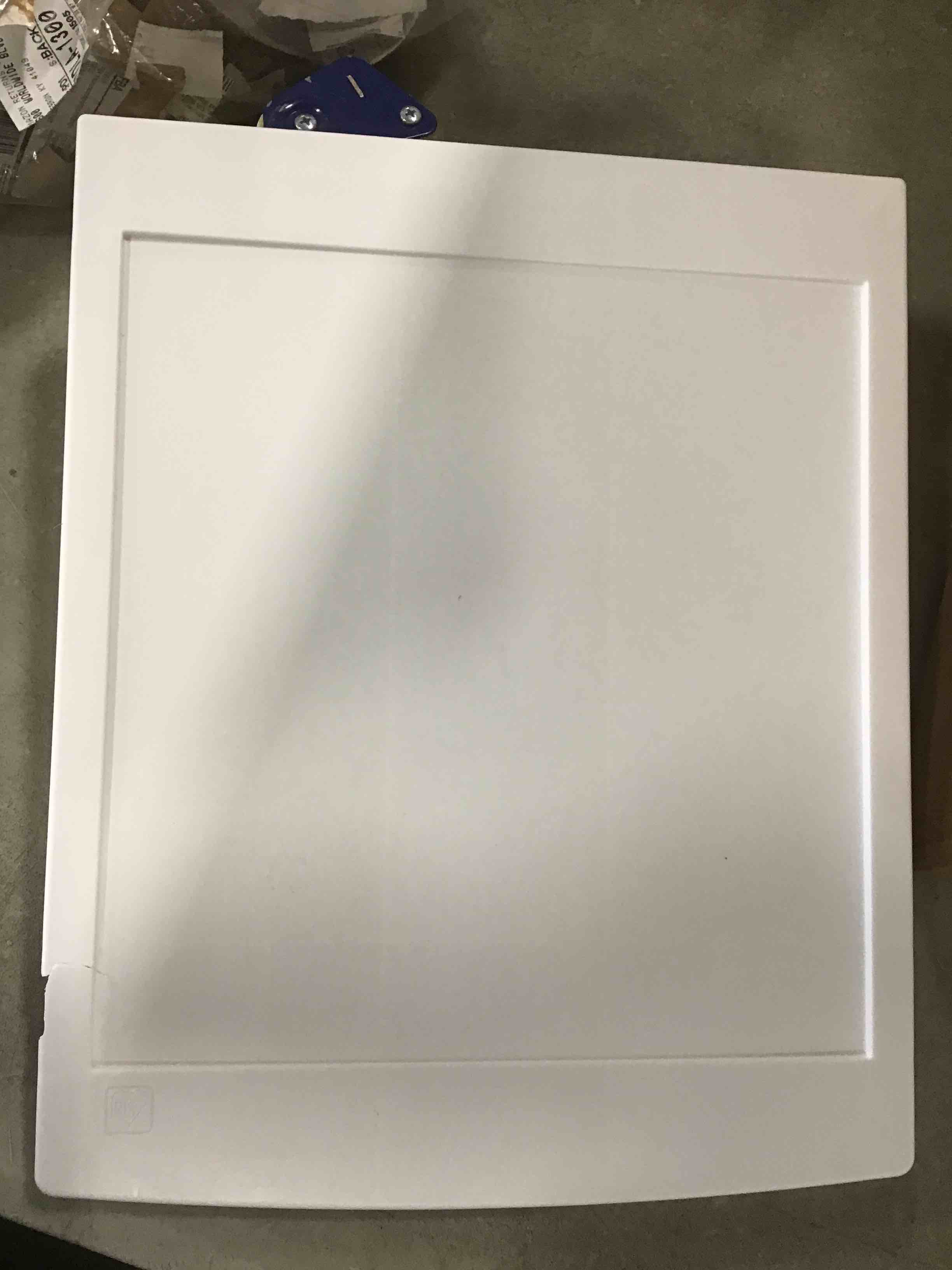 https://s3.amazonaws.com/lotting-images-prod/bidfta/RED6334544_1712174069990.jpeg