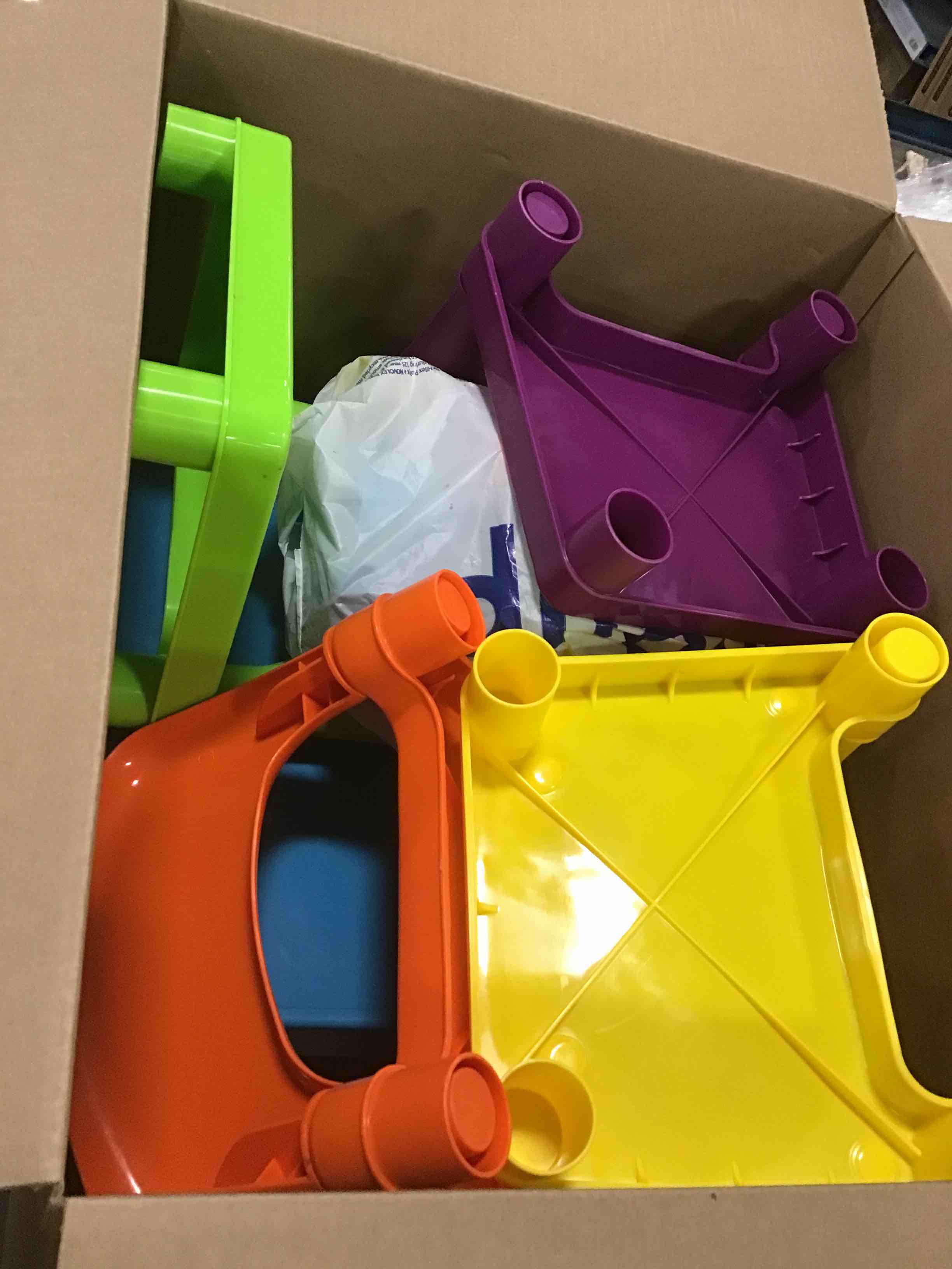 https://s3.amazonaws.com/lotting-images-prod/bidfta/RED6334686_1712246418907.jpeg