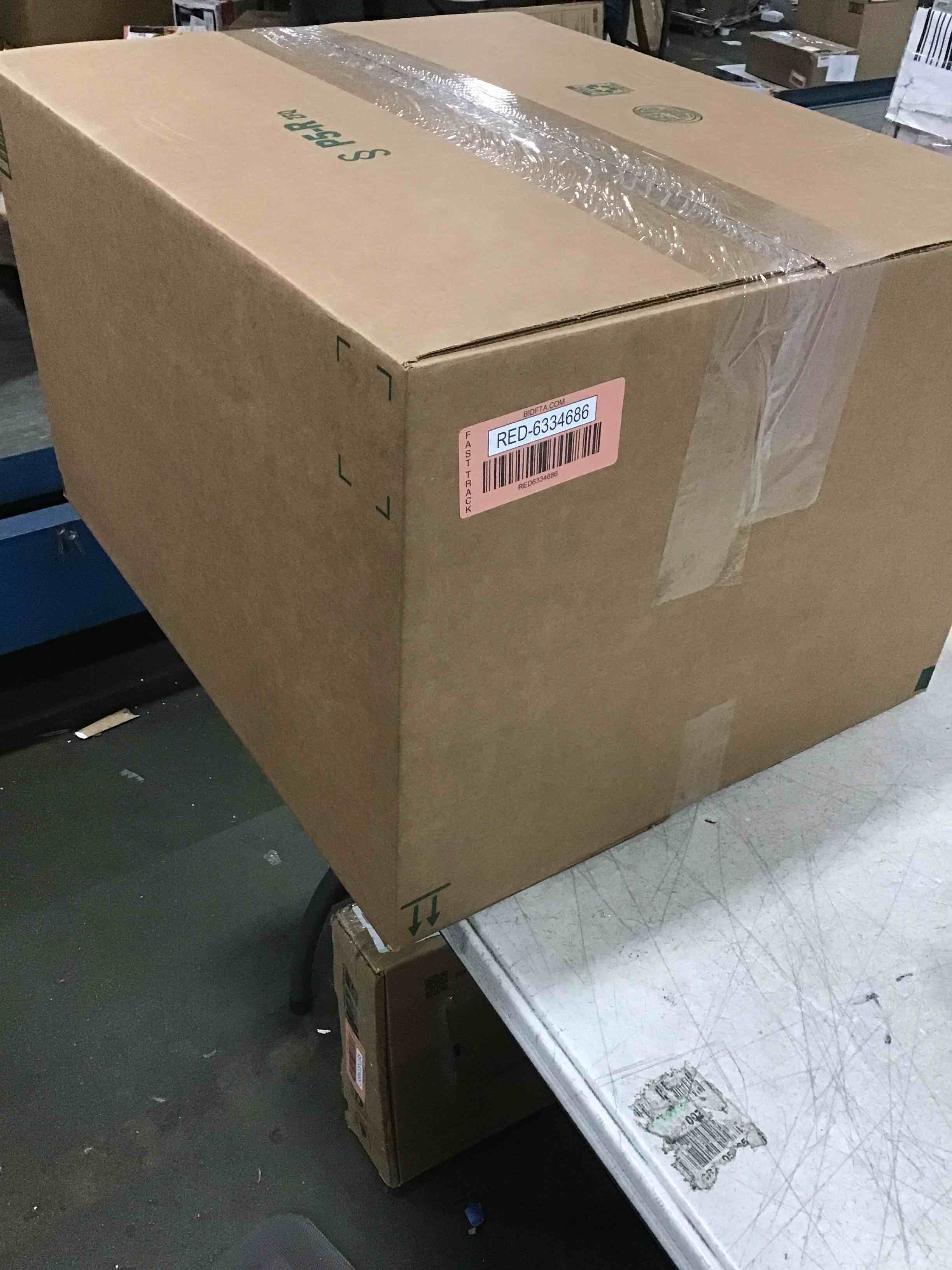https://s3.amazonaws.com/lotting-images-prod/bidfta/RED6334686_1712246452338.jpeg