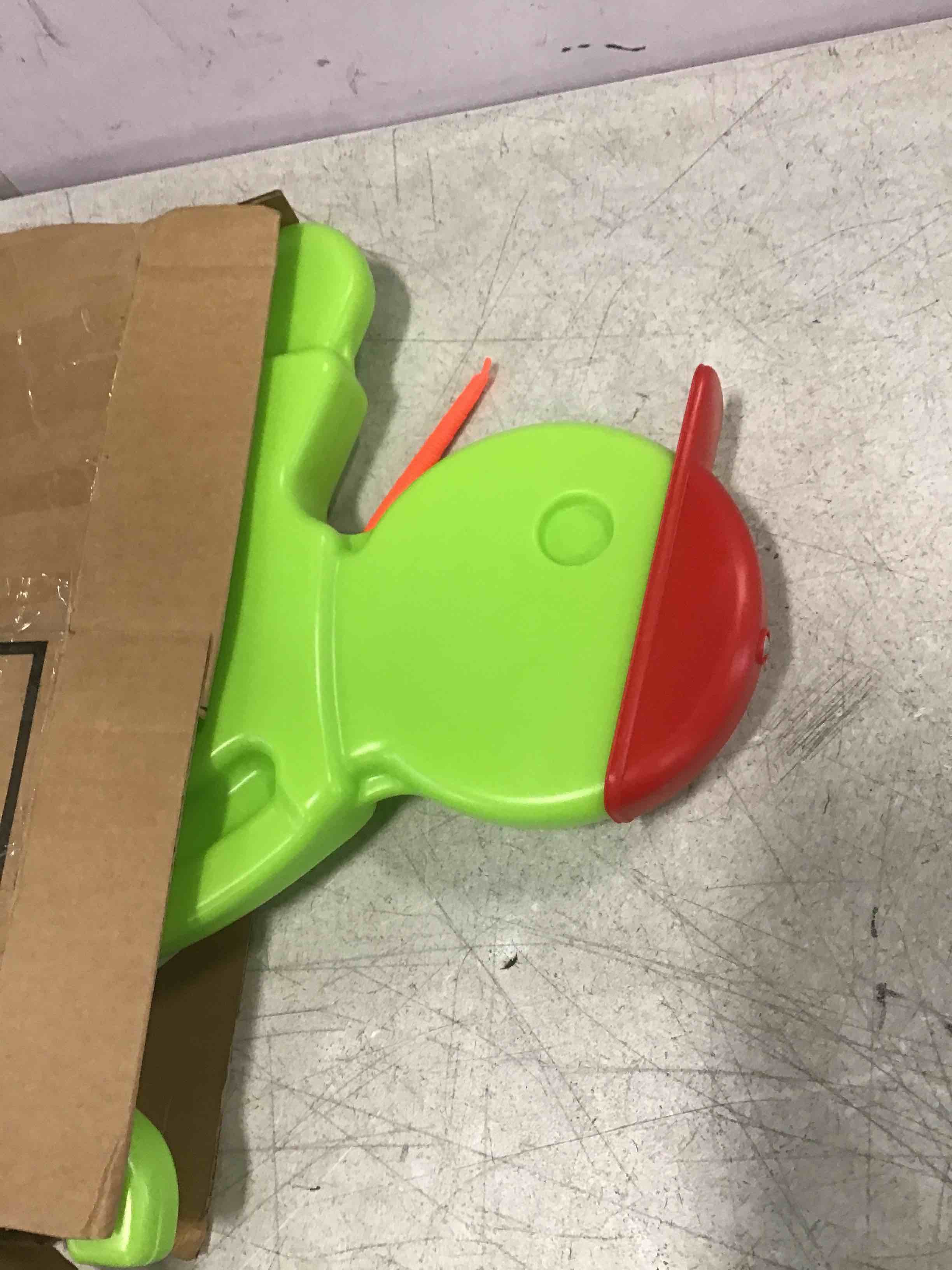 https://s3.amazonaws.com/lotting-images-prod/bidfta/RED6334711_1712251430672.jpeg