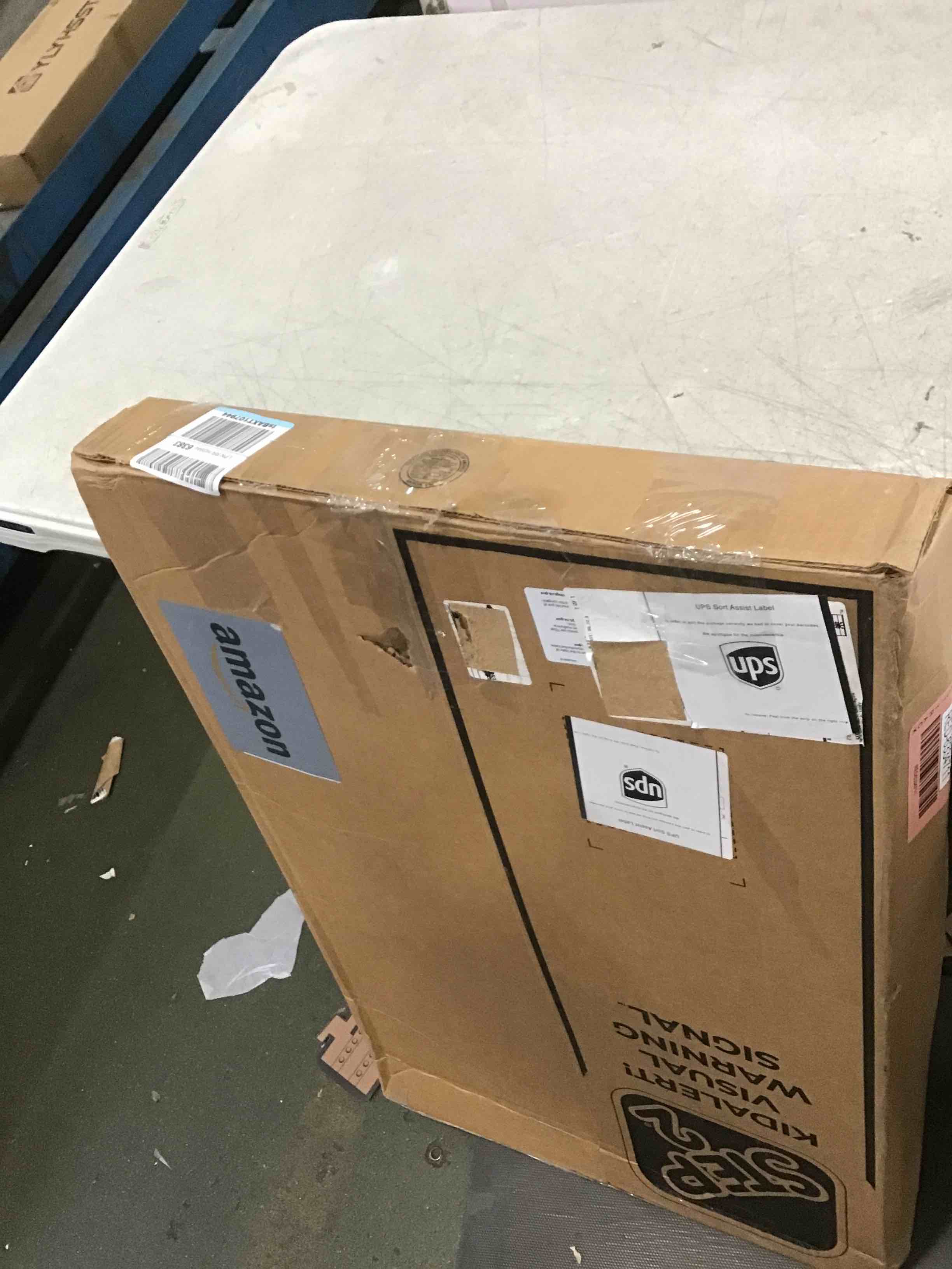 https://s3.amazonaws.com/lotting-images-prod/bidfta/RED6334711_1712251488073.jpeg