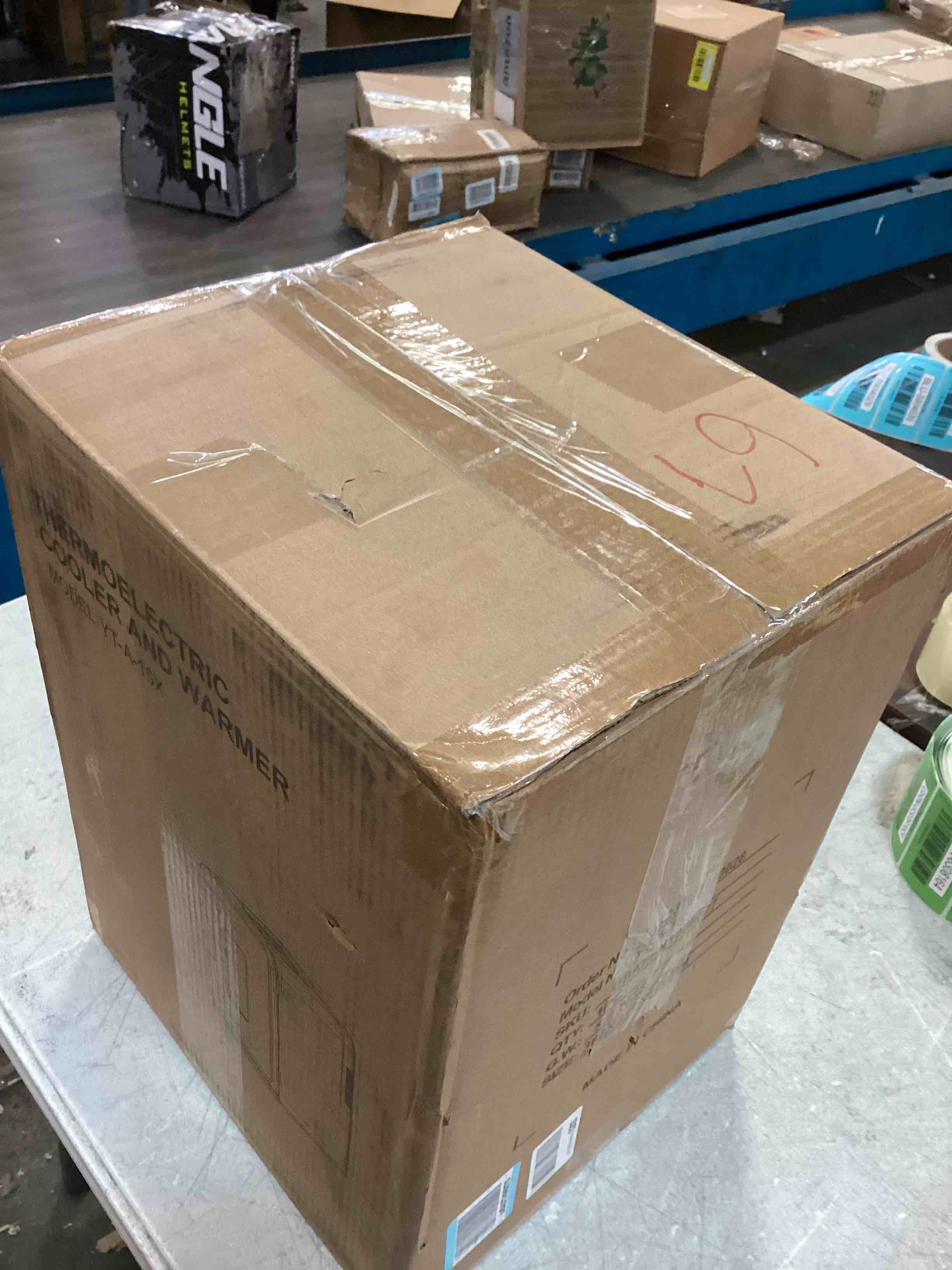 https://s3.amazonaws.com/lotting-images-prod/bidfta/RED6335712_1711996530845.jpeg
