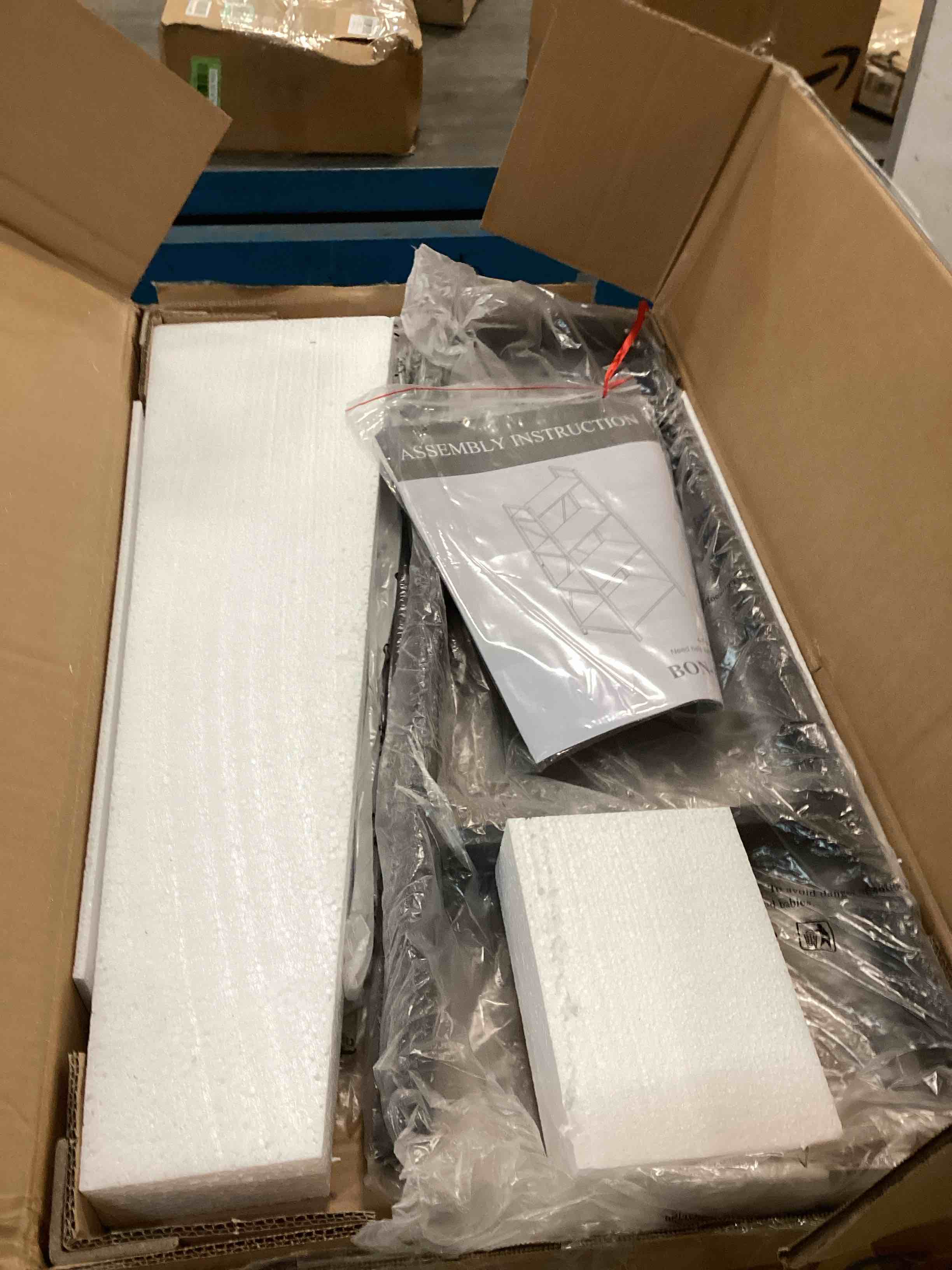 https://s3.amazonaws.com/lotting-images-prod/bidfta/RED6335912_1712147129602.jpeg