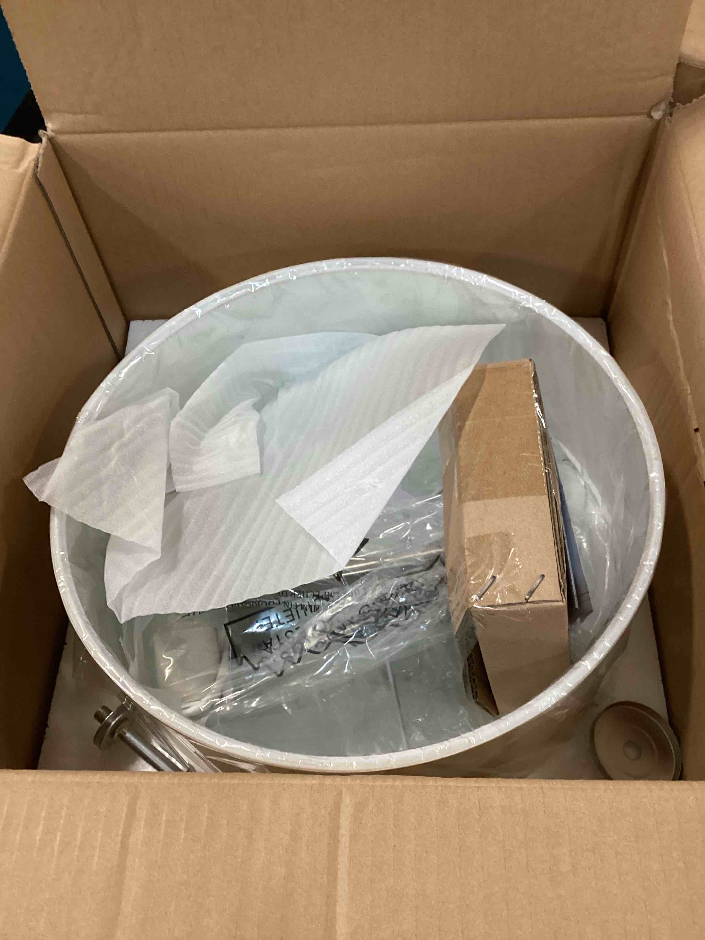 https://s3.amazonaws.com/lotting-images-prod/bidfta/RED6336197_1712252646970.jpeg