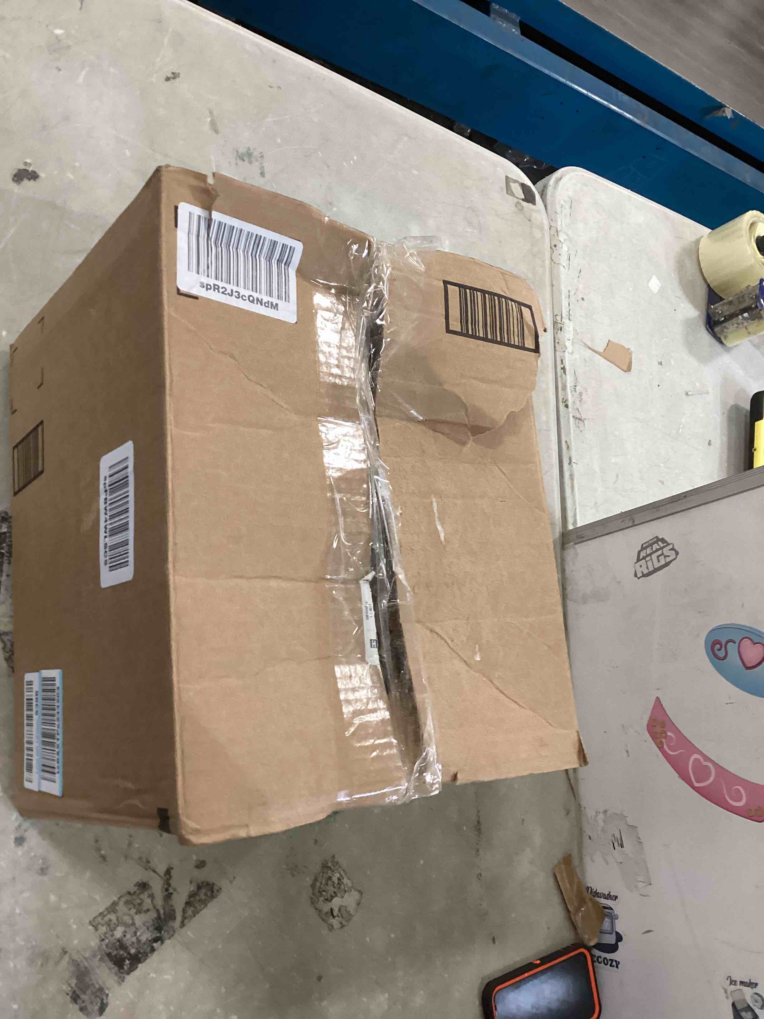https://s3.amazonaws.com/lotting-images-prod/bidfta/RED6336401_1712589225703.jpeg