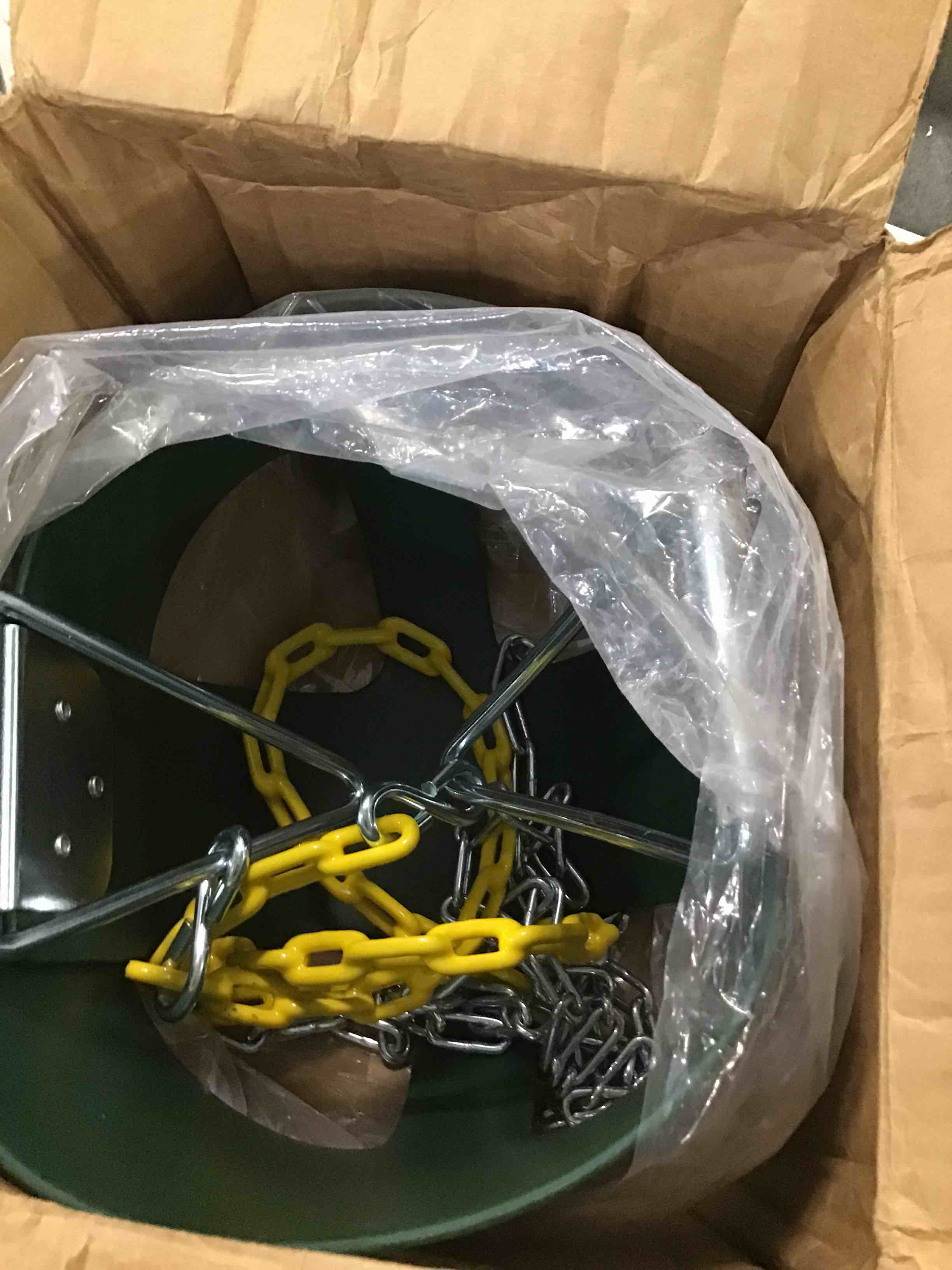https://s3.amazonaws.com/lotting-images-prod/bidfta/RED6336539_1712241073652.jpeg