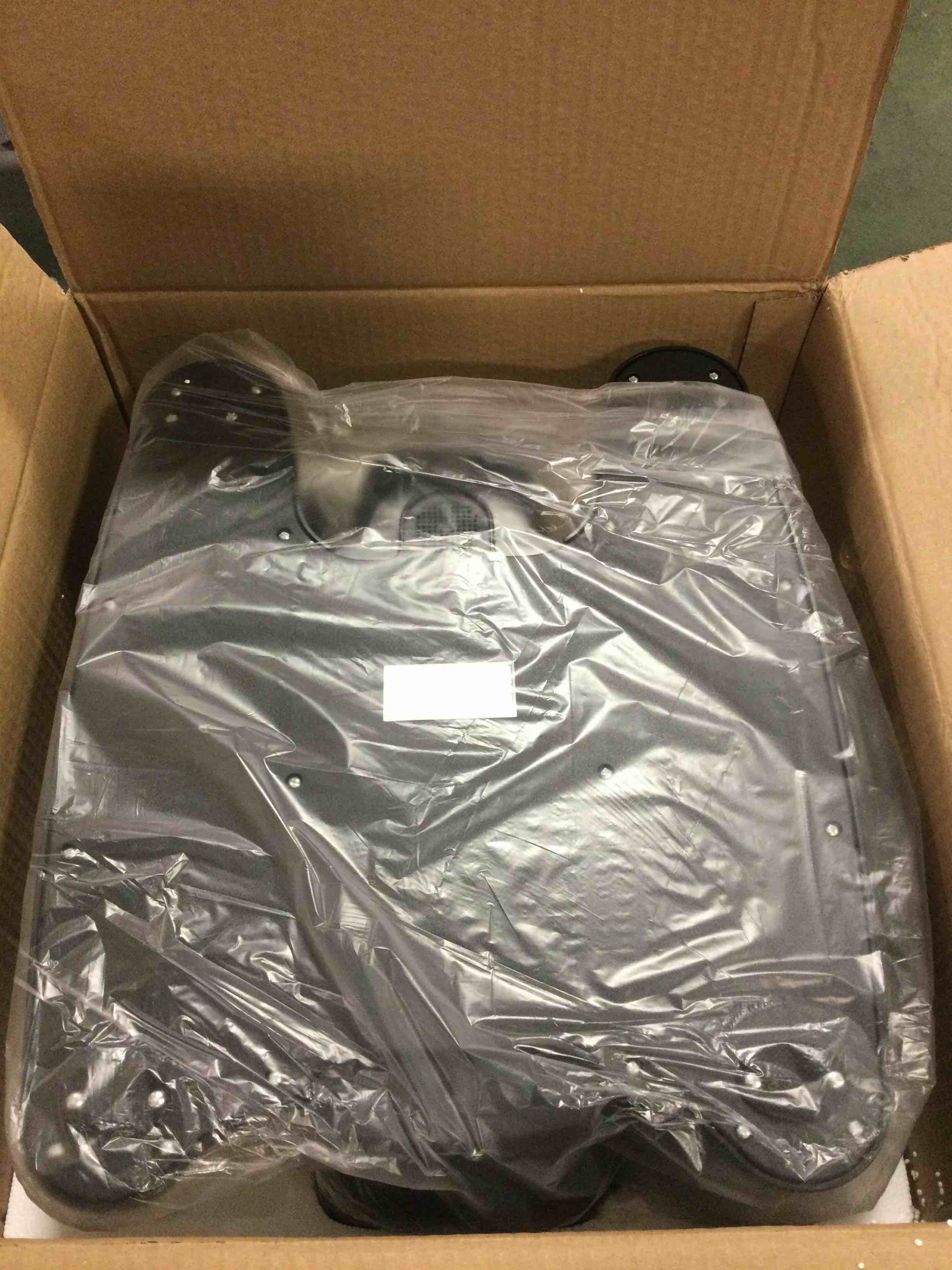 https://s3.amazonaws.com/lotting-images-prod/bidfta/RED6336715_1712582262789.jpeg