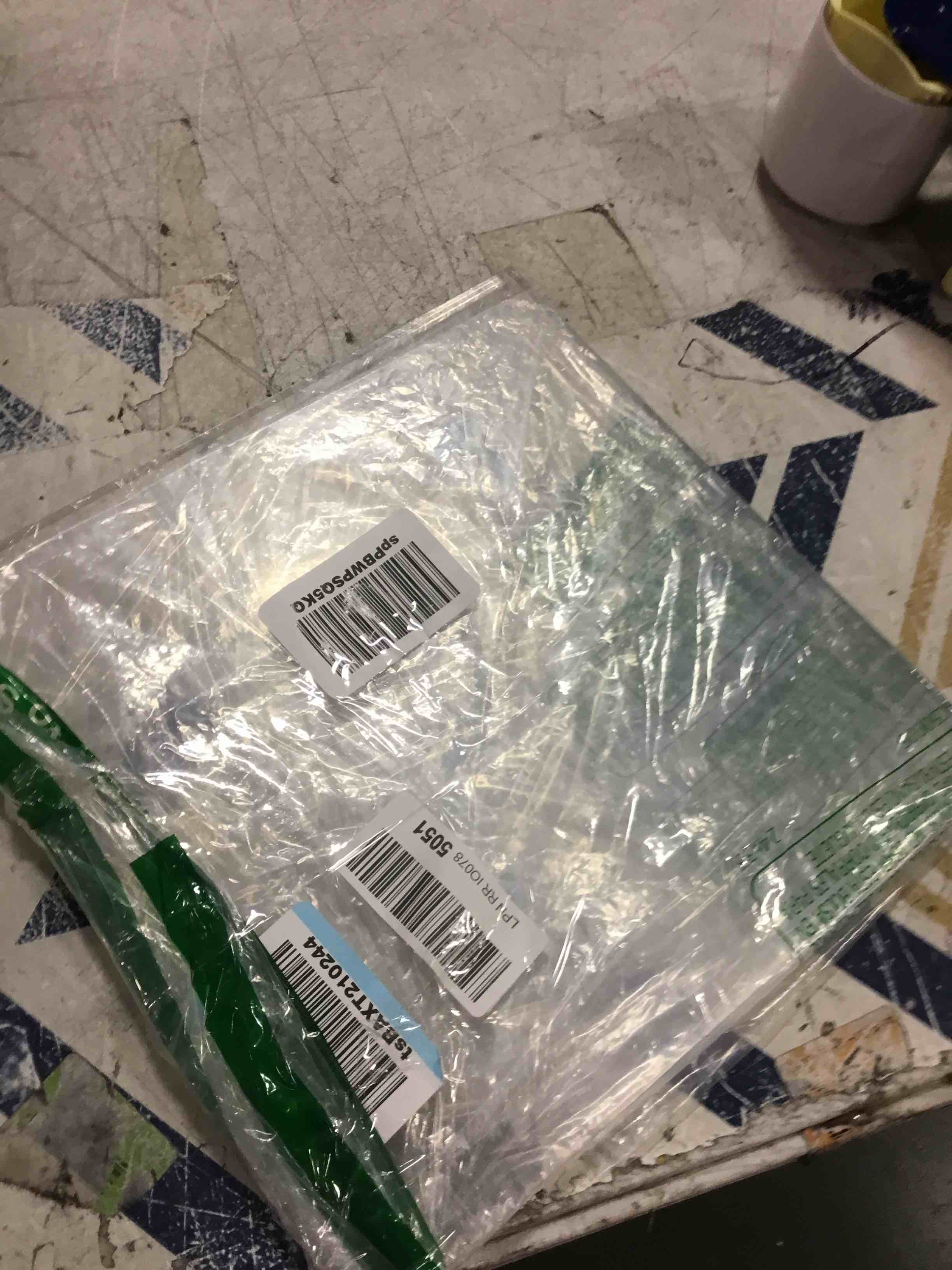 https://s3.amazonaws.com/lotting-images-prod/bidfta/RED6336793_1712751057894.jpeg