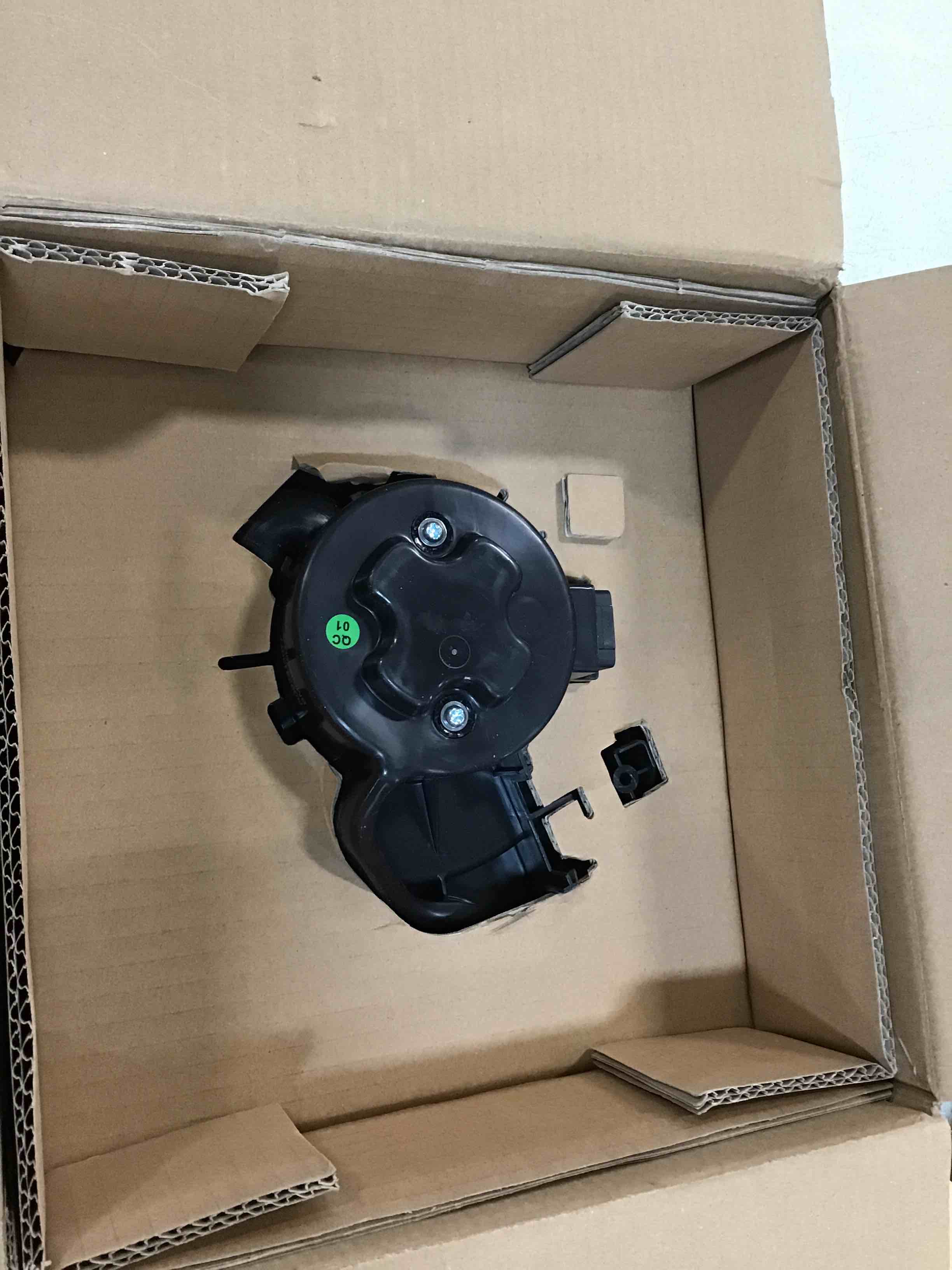 https://s3.amazonaws.com/lotting-images-prod/bidfta/RED6336997_1713185643015.jpeg