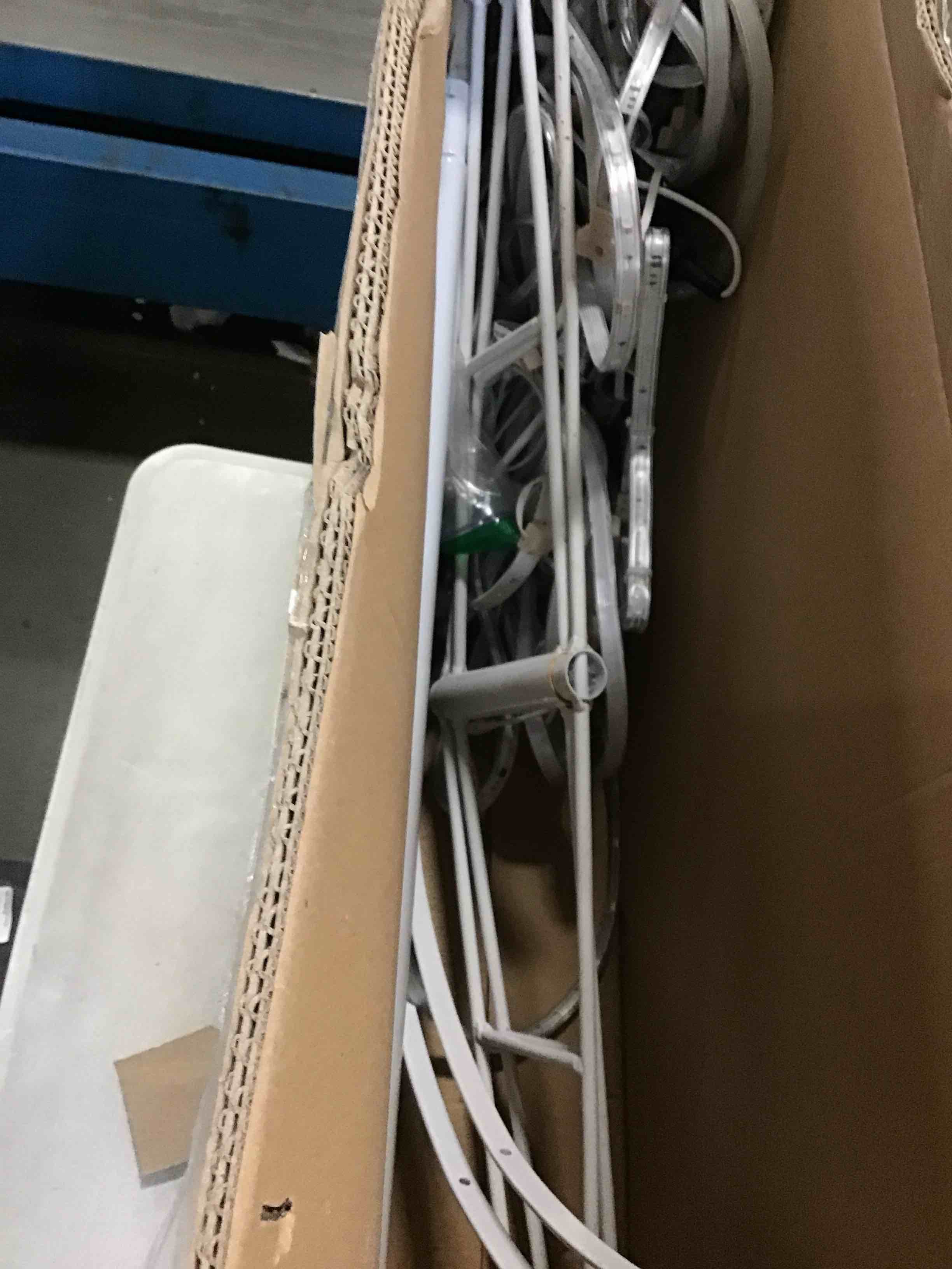 https://s3.amazonaws.com/lotting-images-prod/bidfta/RED6337510_1713878839710.jpeg