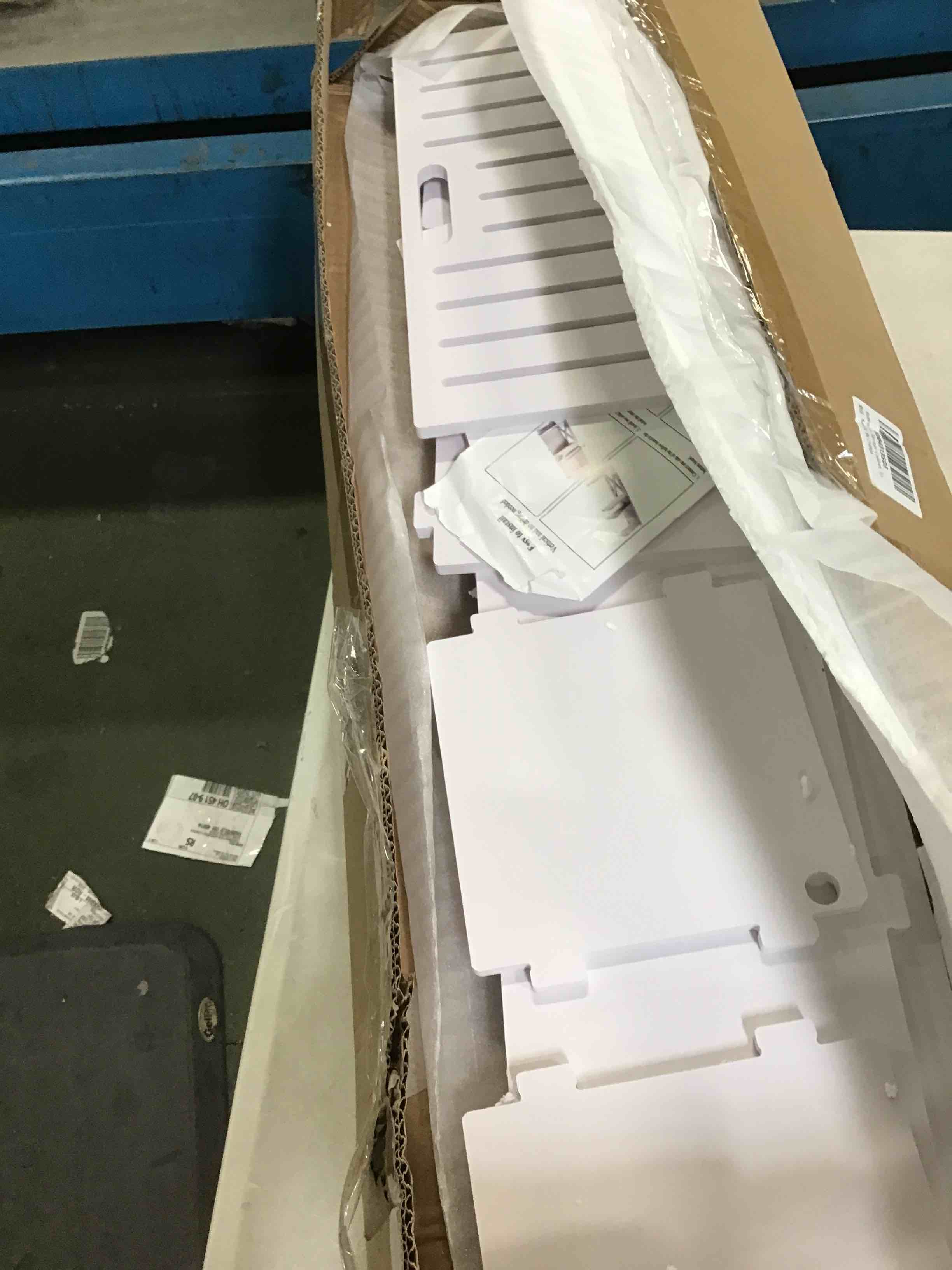https://s3.amazonaws.com/lotting-images-prod/bidfta/RED6337551_1713885647806.jpeg