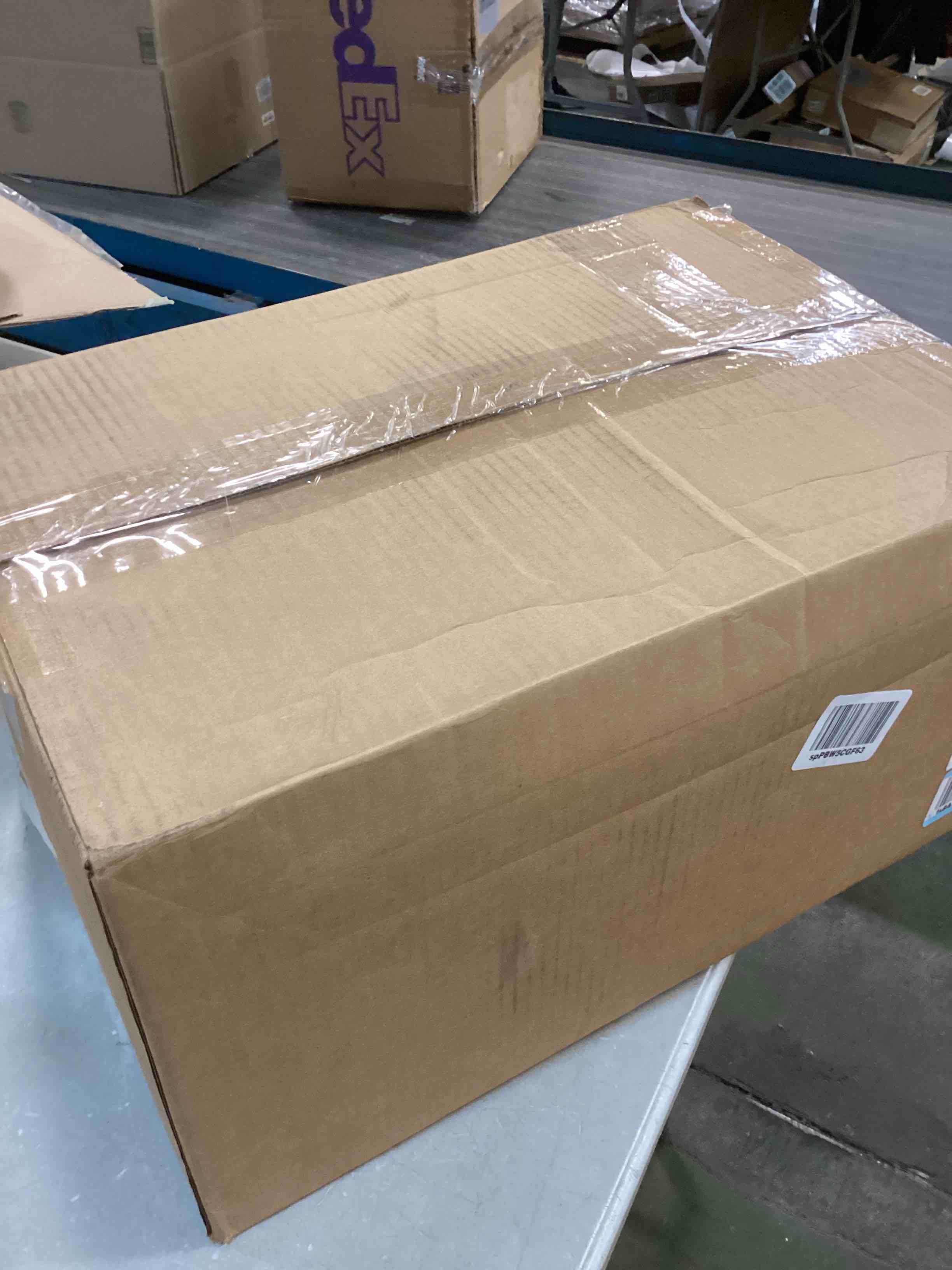 https://s3.amazonaws.com/lotting-images-prod/bidfta/RED6338317_1711719452711.jpeg