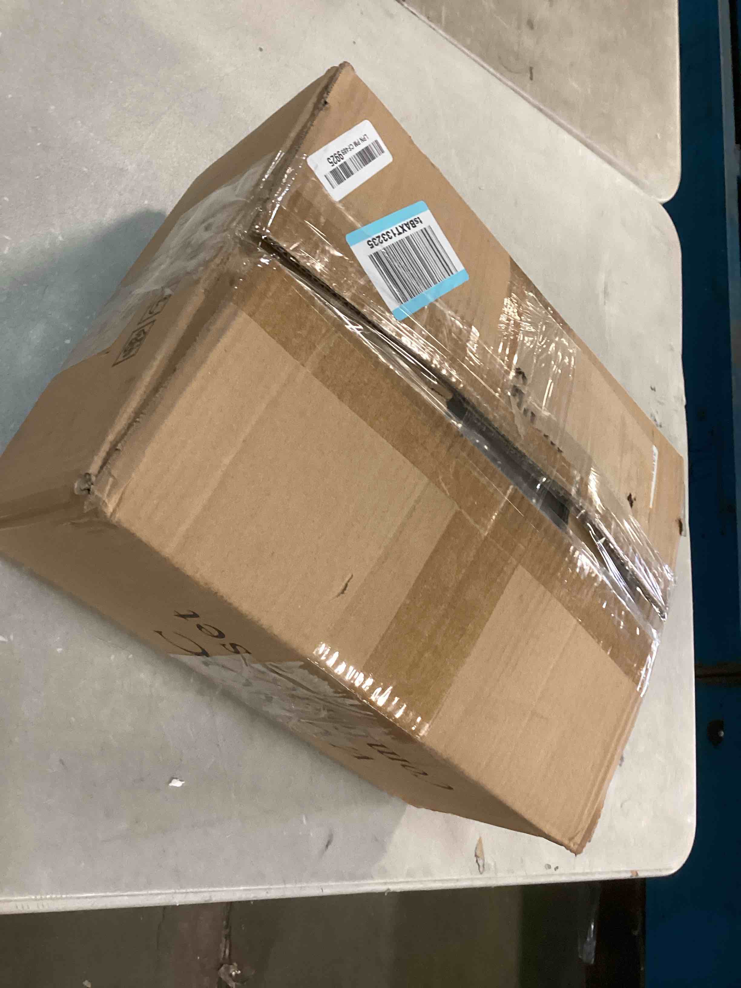 https://s3.amazonaws.com/lotting-images-prod/bidfta/RED6338392_1711729676689.jpeg