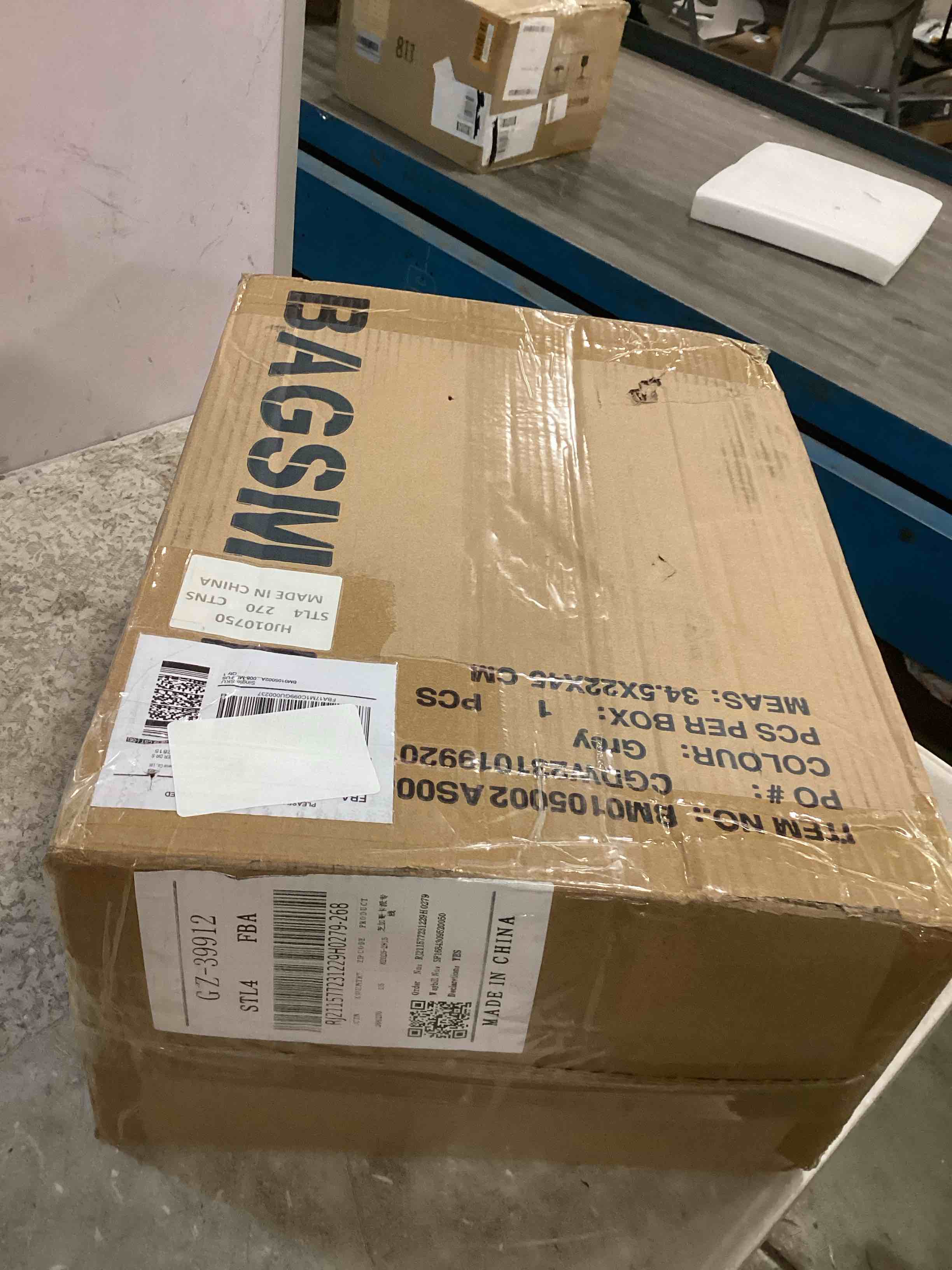 https://s3.amazonaws.com/lotting-images-prod/bidfta/RED6338757_1712060742190.jpeg
