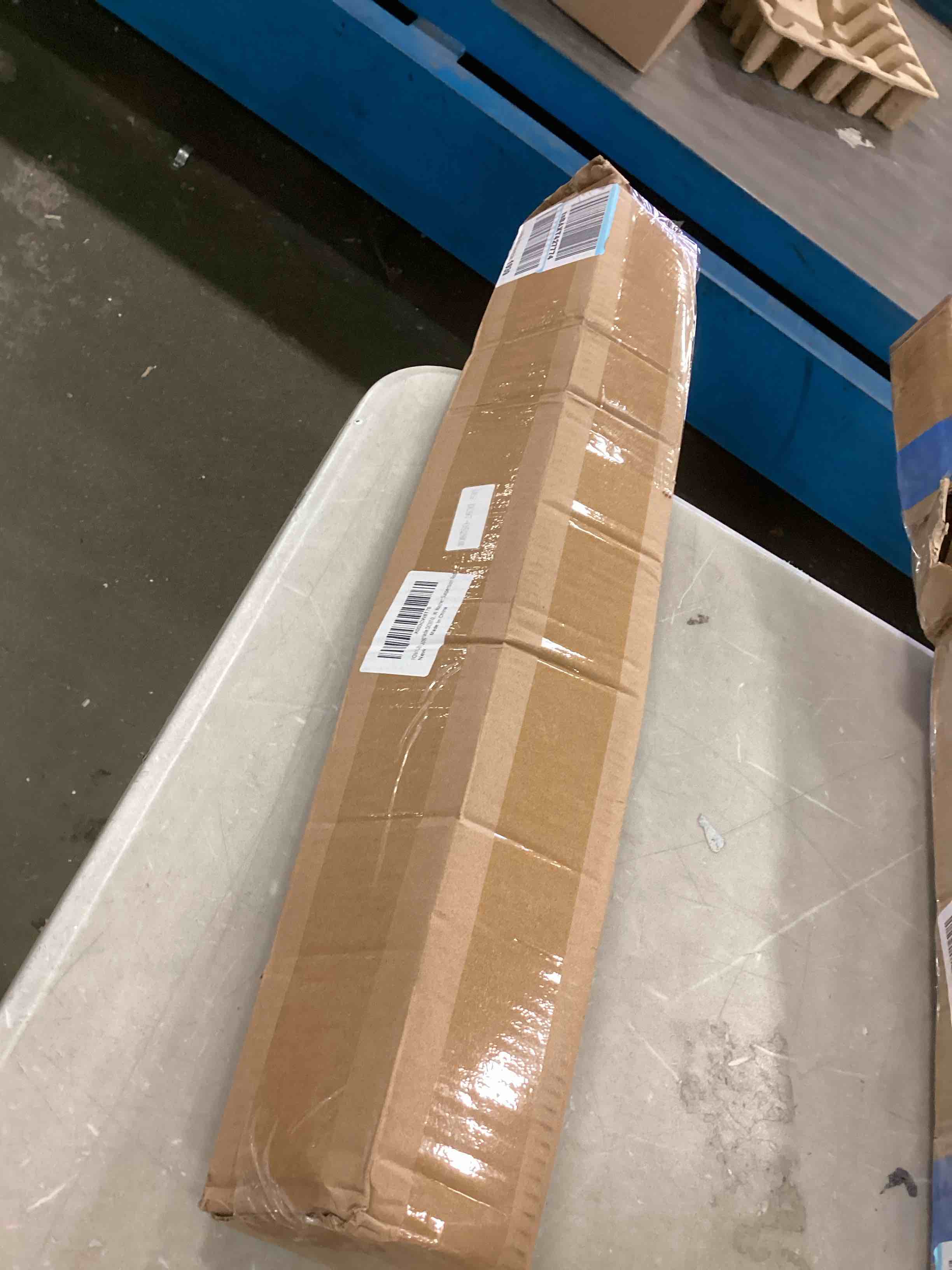 https://s3.amazonaws.com/lotting-images-prod/bidfta/RED6339103_1712161833652.jpeg